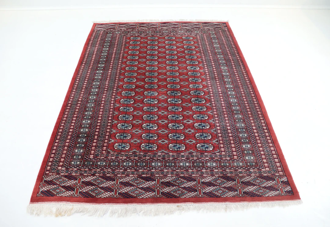 Carpet, oriental, hand-knotted, wool.