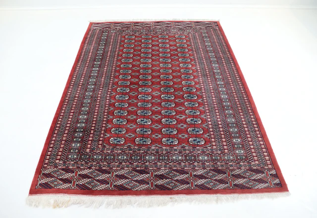 Carpet, oriental, hand-knotted, wool.