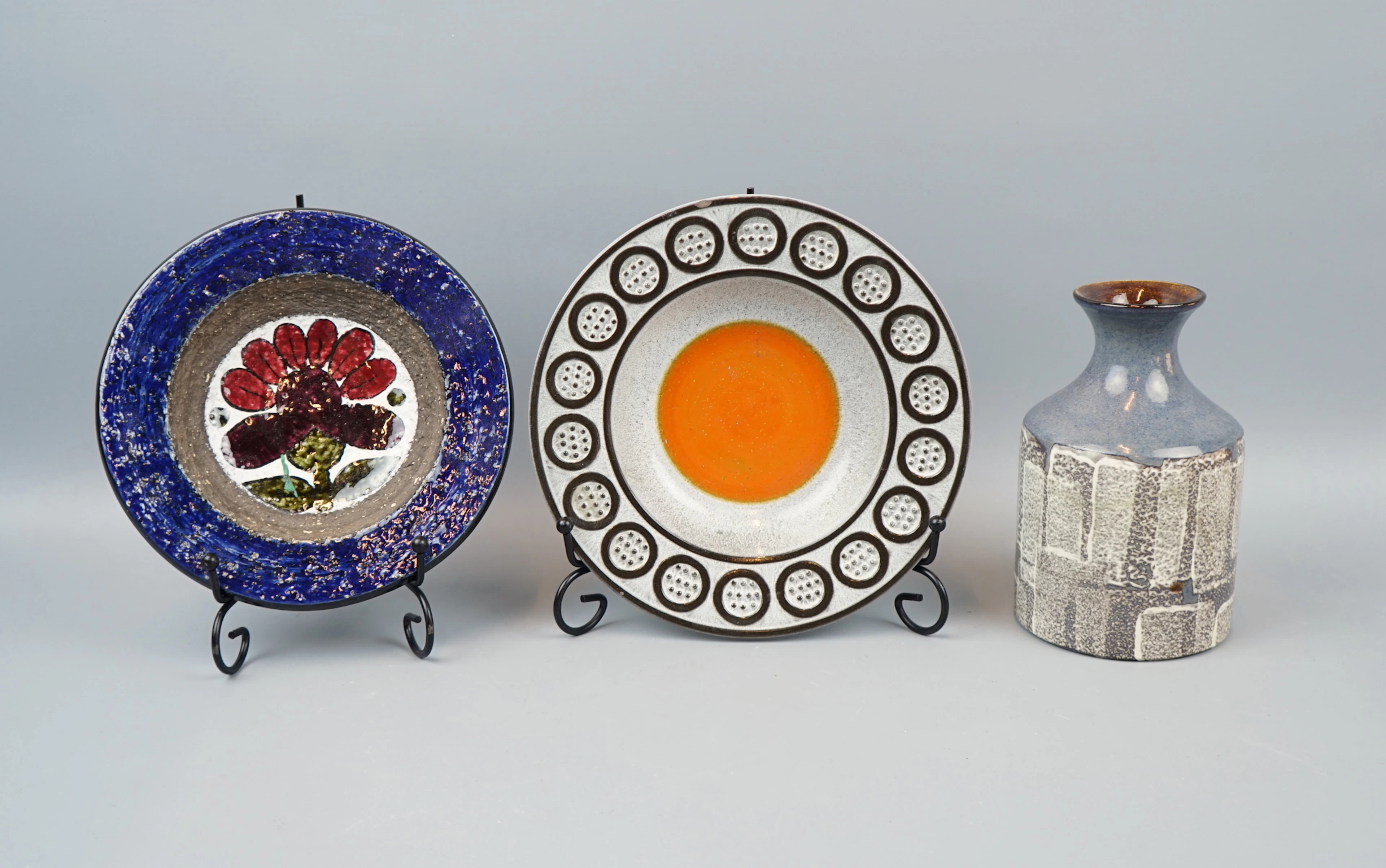 Mari Simmulson, Keramikschalen und Vase, Upsala-Ekeby