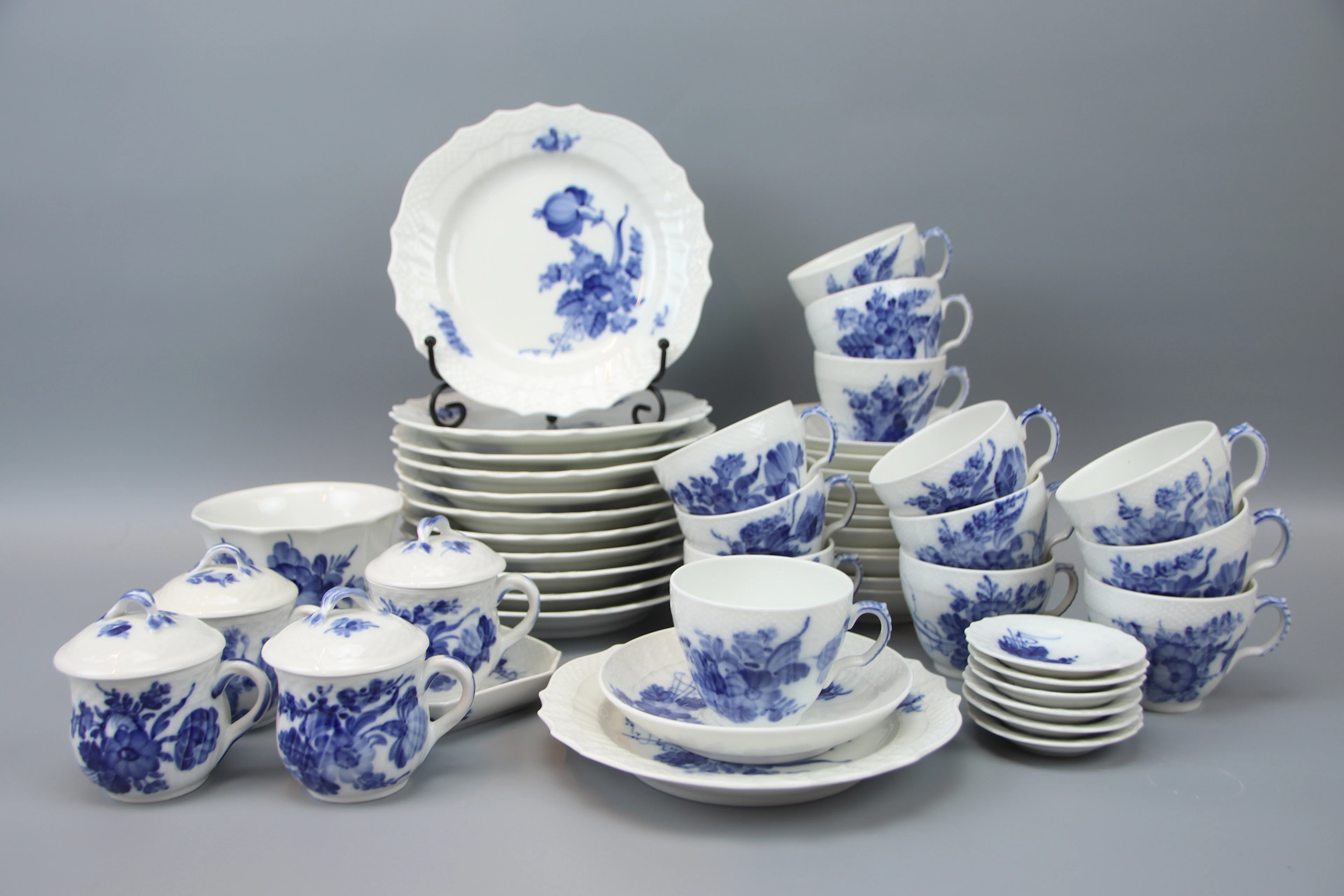 Coffee service etc., 35 pieces, porcelain, "Blue Flower", Royal Copenhagen.