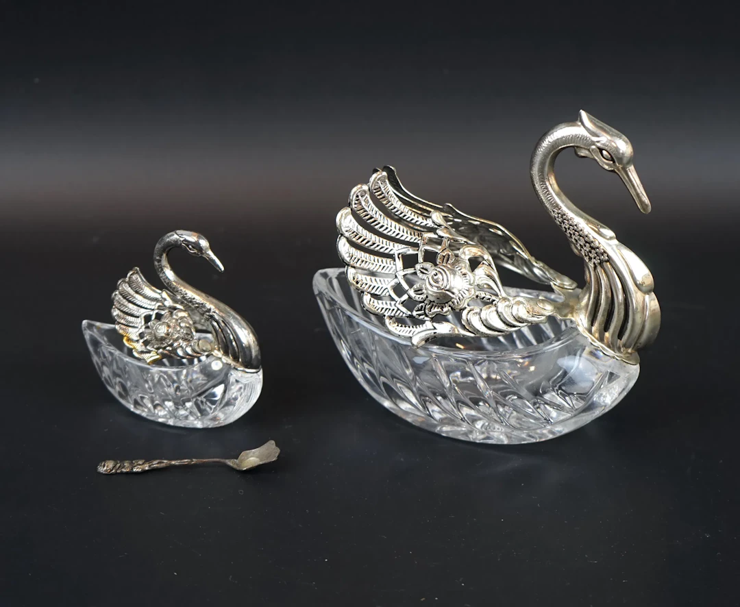 Bol à sel et beurre, verre/métal.