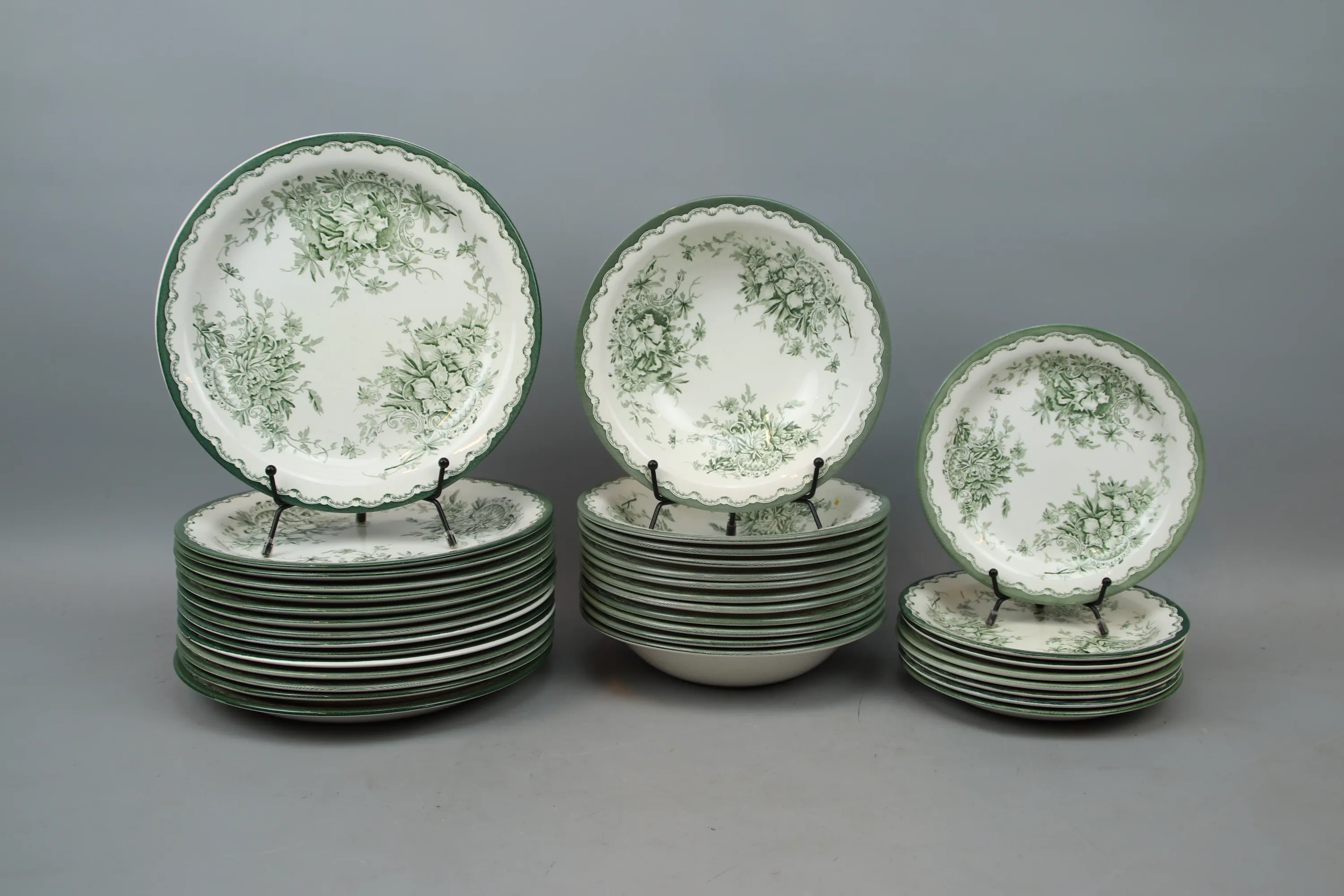 Platos y cuencos, 35 piezas, porcelana, "Anna Verde", Rörstrand.