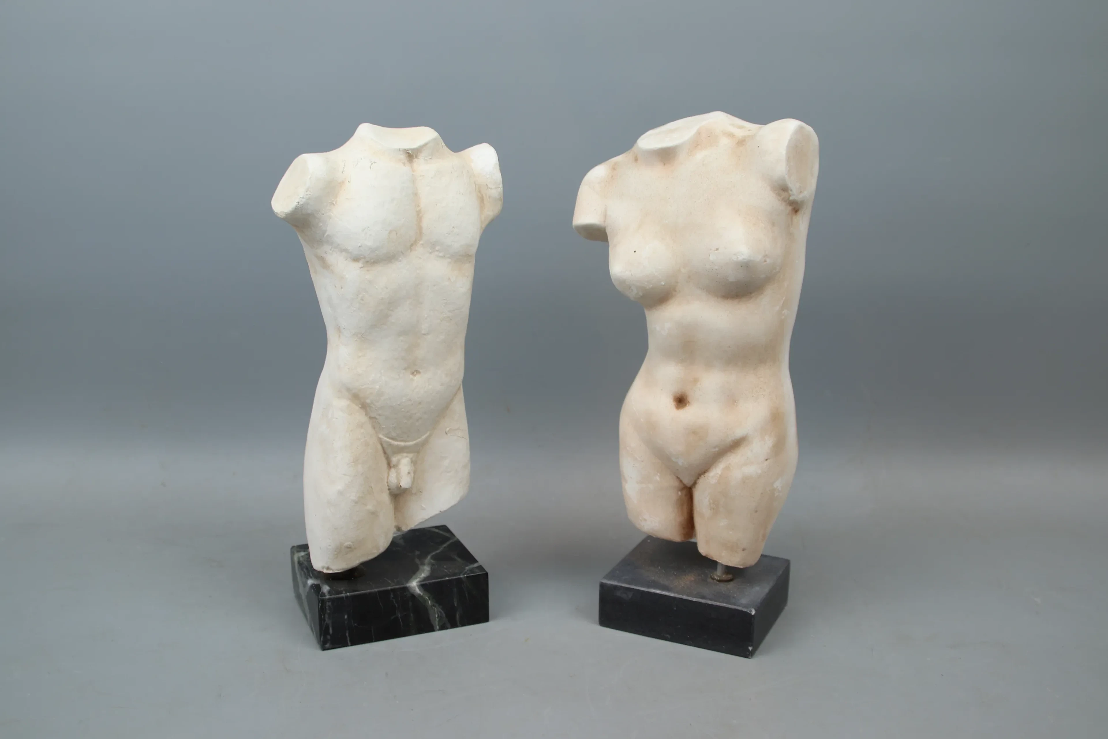 Sculture, 2 pezzi, gesso.