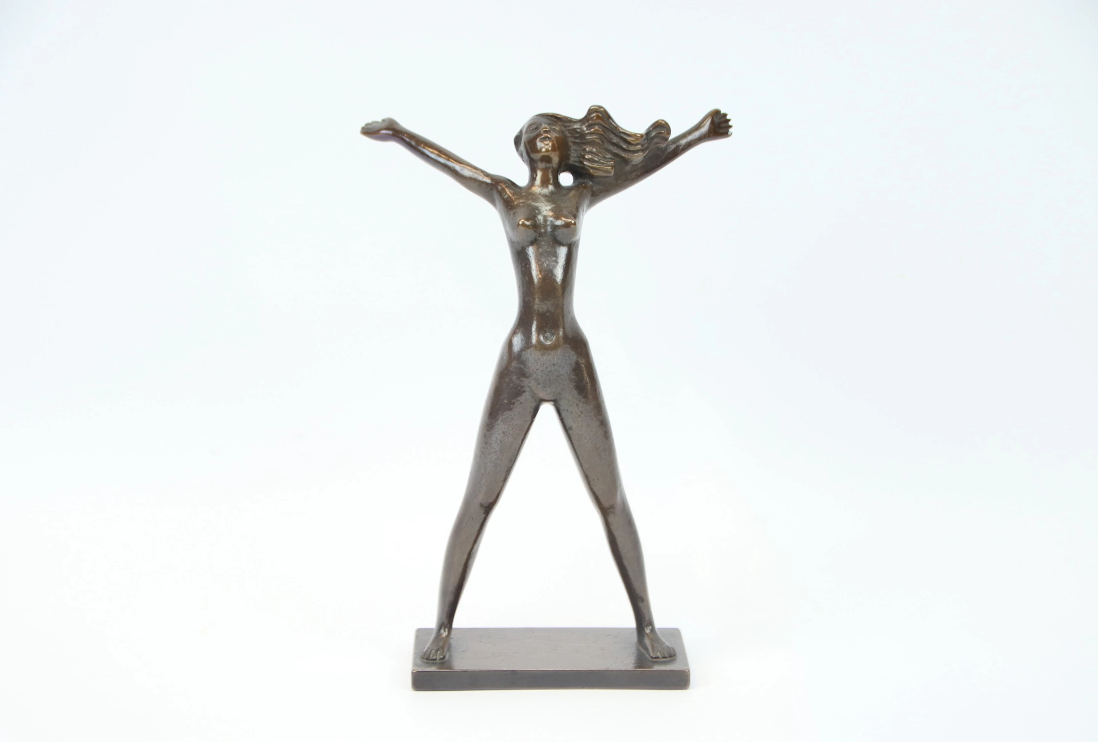 Stig Blomberg, "Fritidsflickan", skulptur, mörkpatinerad brons, Ystad