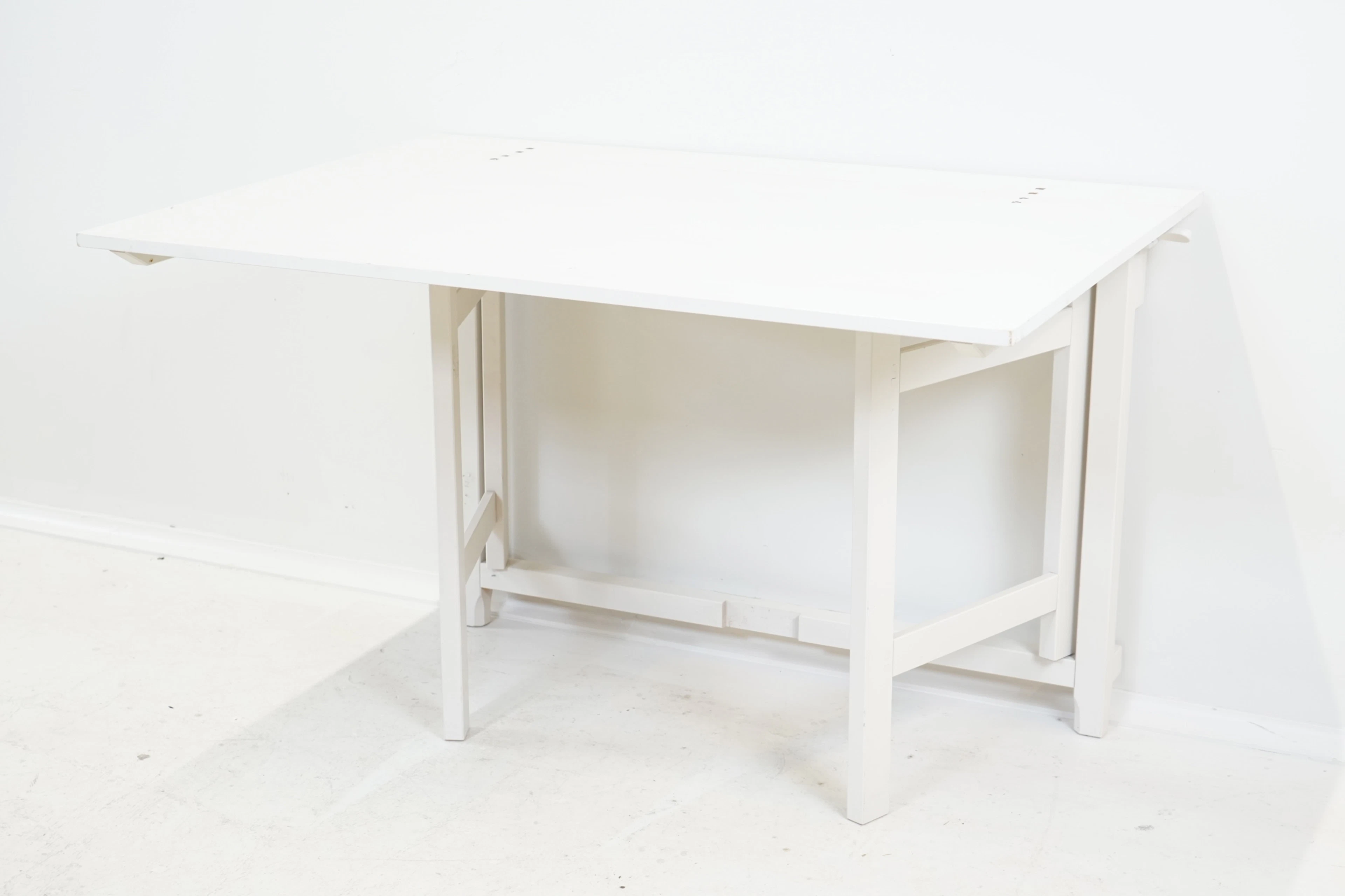 Slagbord för väggplacering, bemålat trä, "Bergslagen", IKEA:s 1700-talsserie.