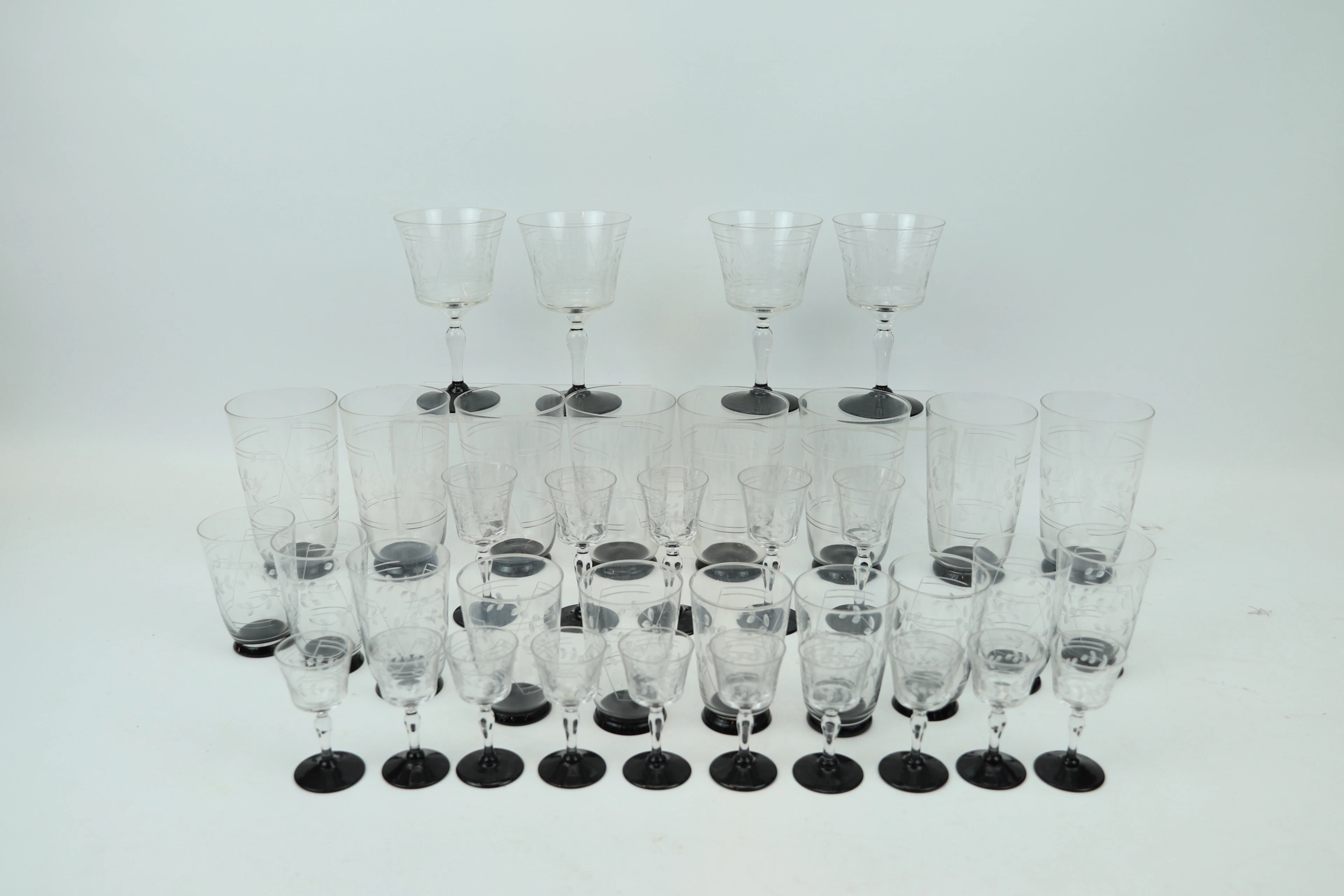 Glaswaren, 37 Stück, Axel Peterssons Glasschleifer, Kosta, 1900er Jahre.