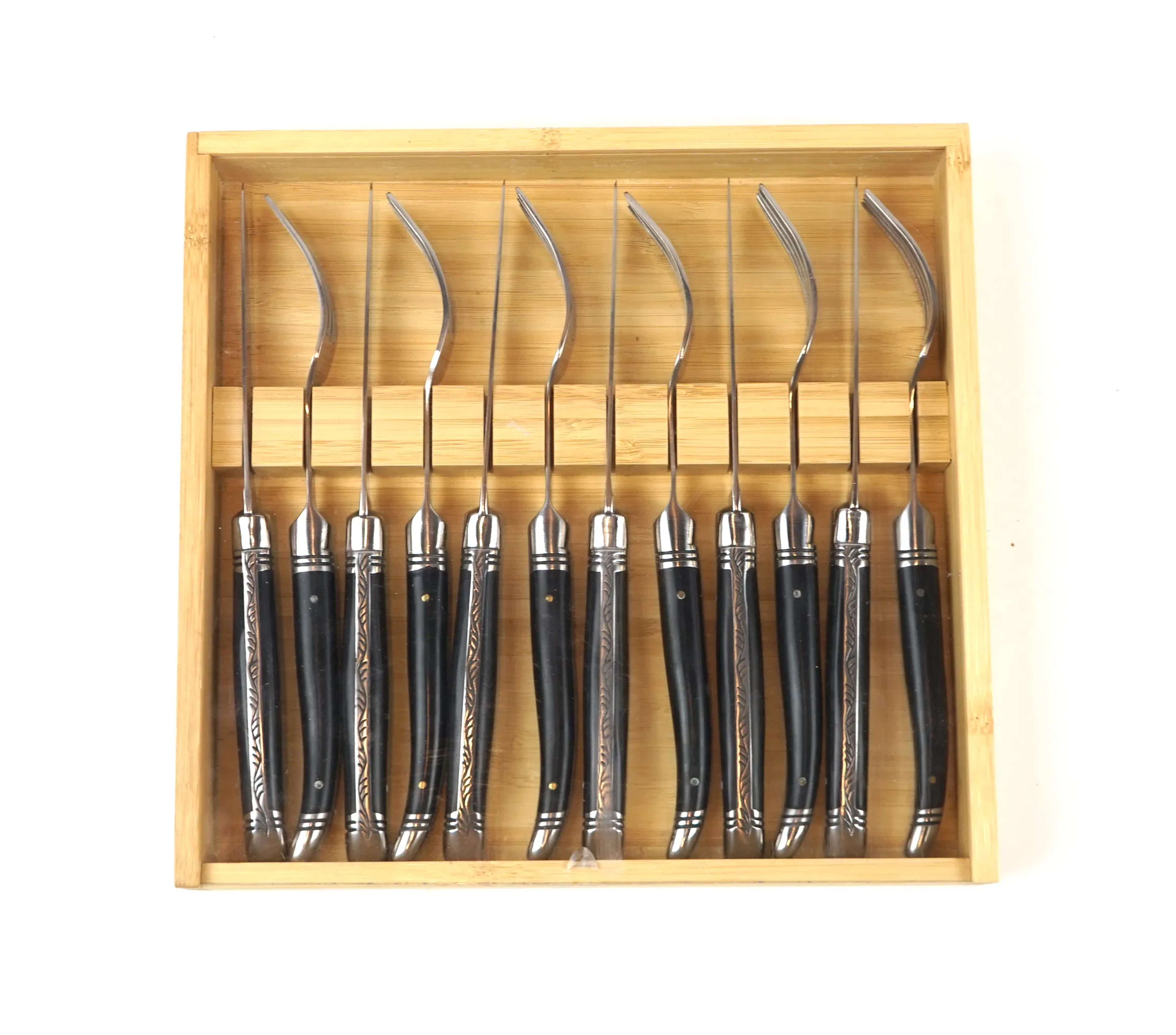 Juego de cubiertos para carne, 12 piezas, acero inoxidable.