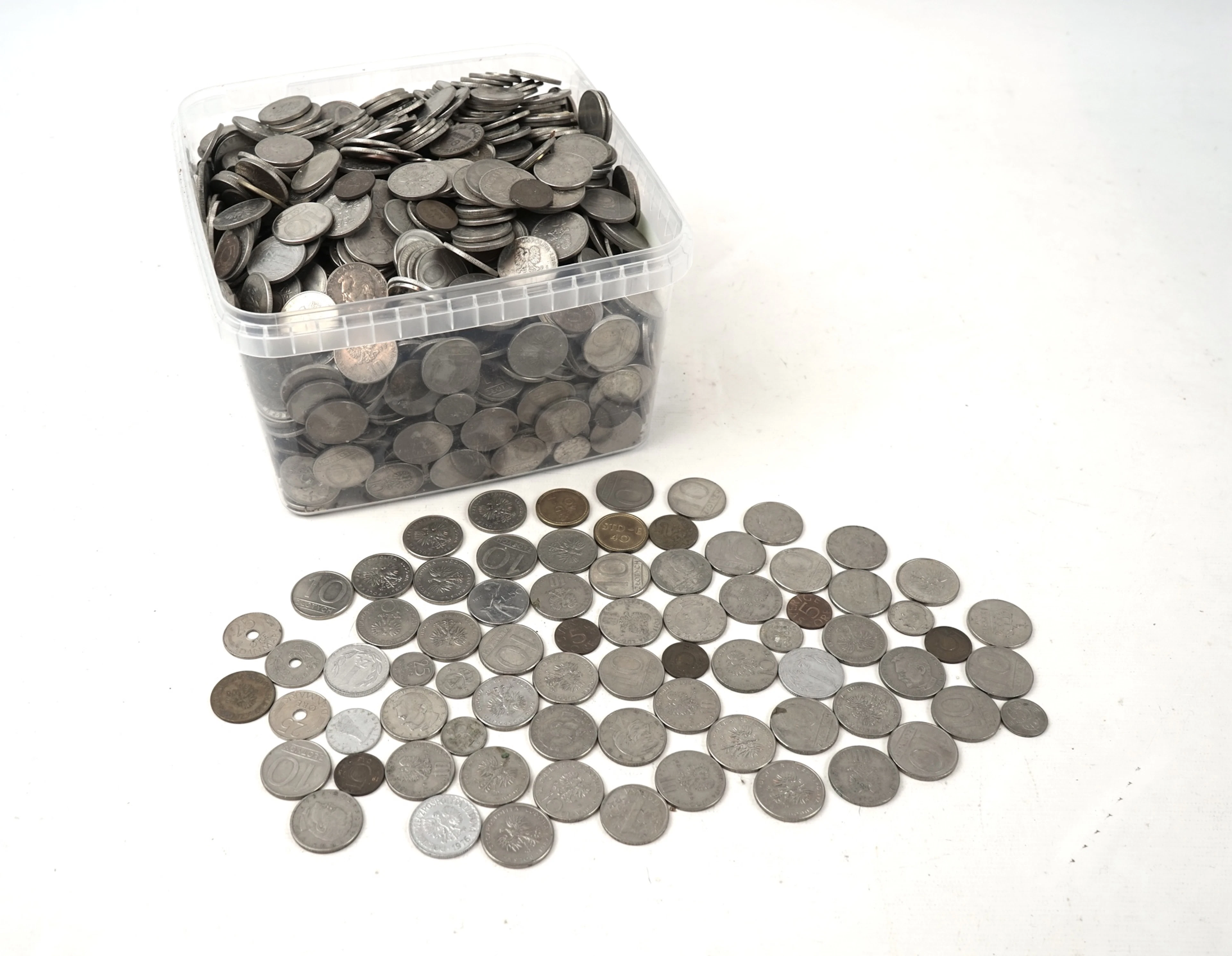 Münzen, viele, verschiedene Währungen, meist polnische Zloty, 12 kg.