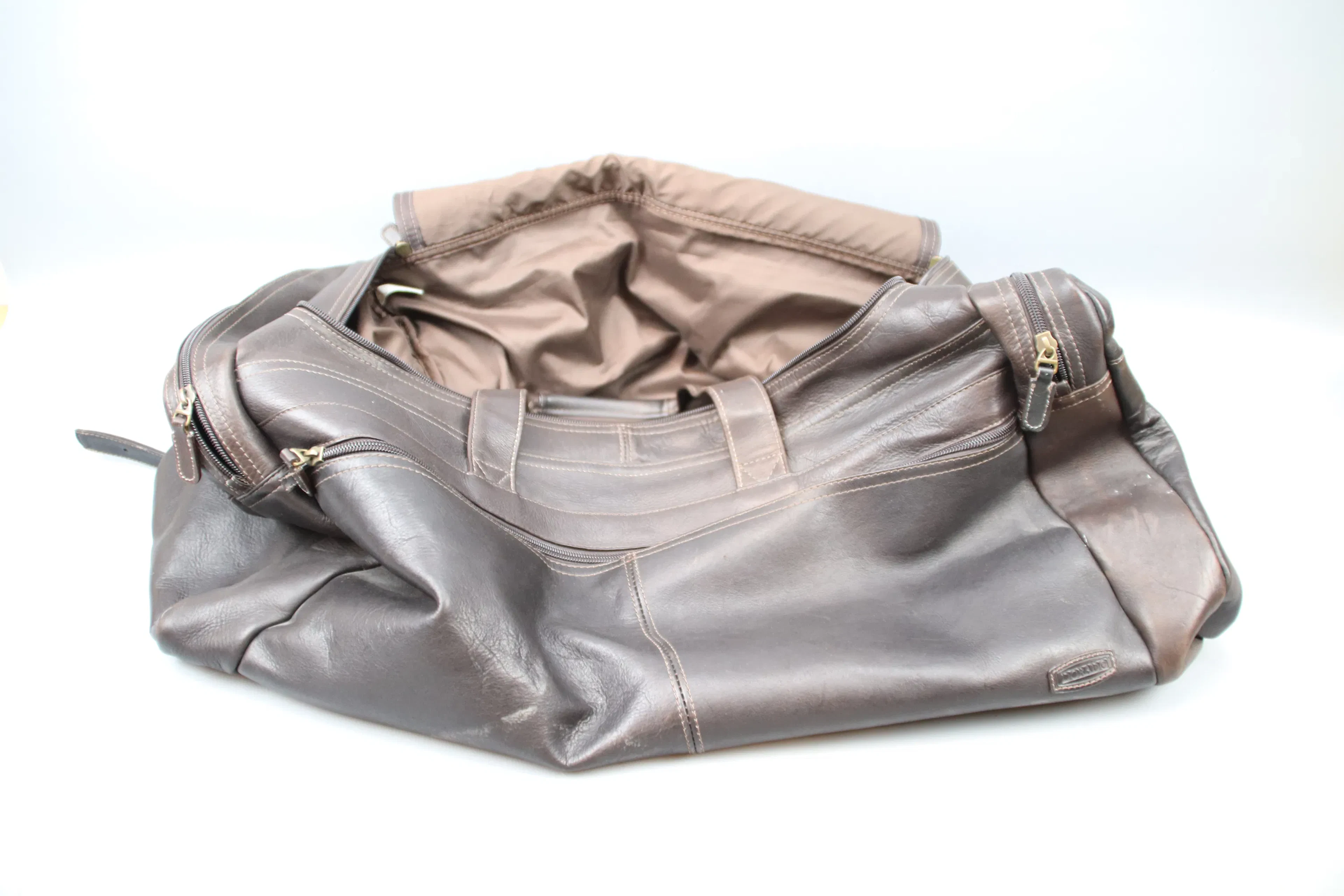 Leather case, Dorado, Vaqueta leather.