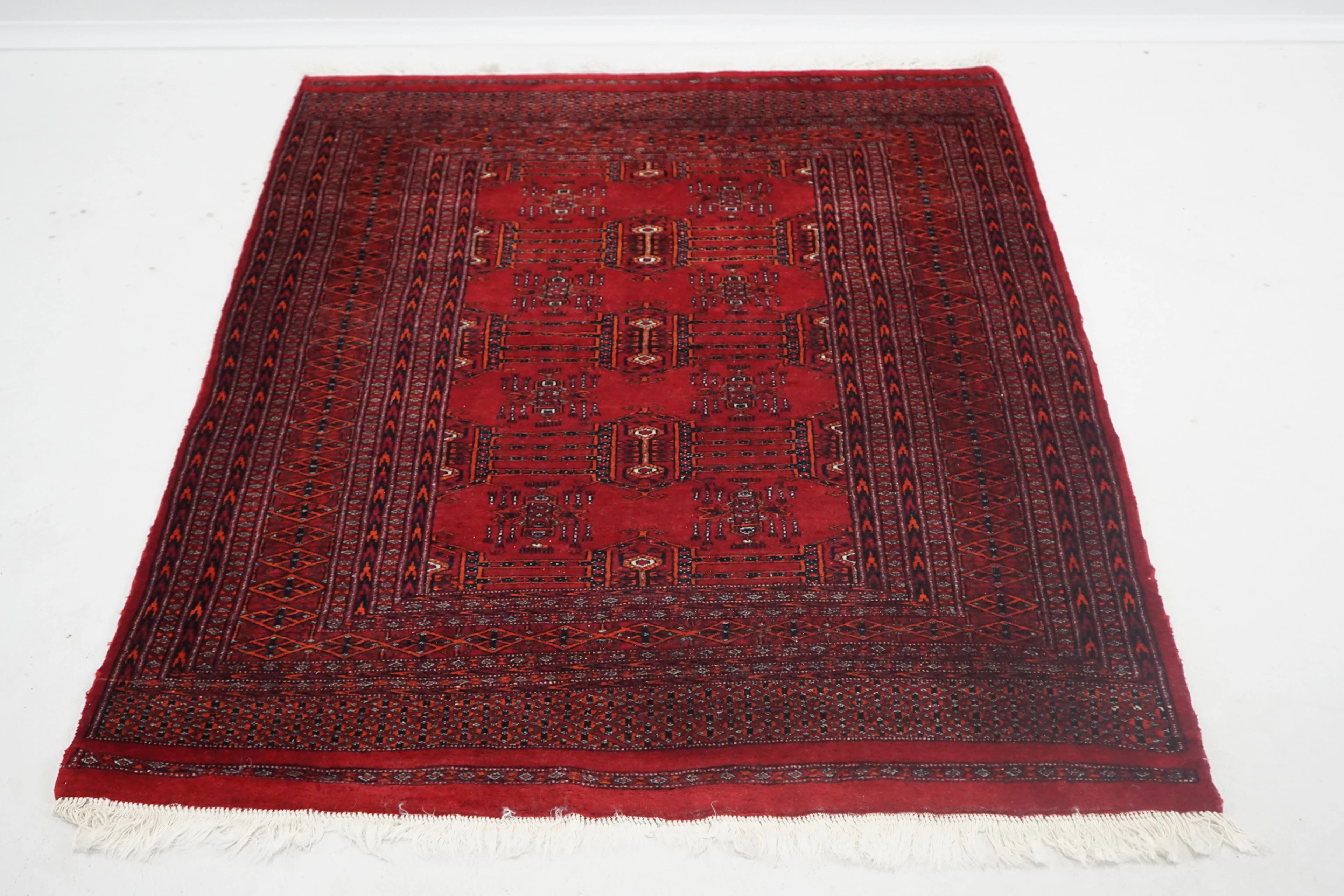 Teppich, Pakistan, handgeknüpft, Wolle.