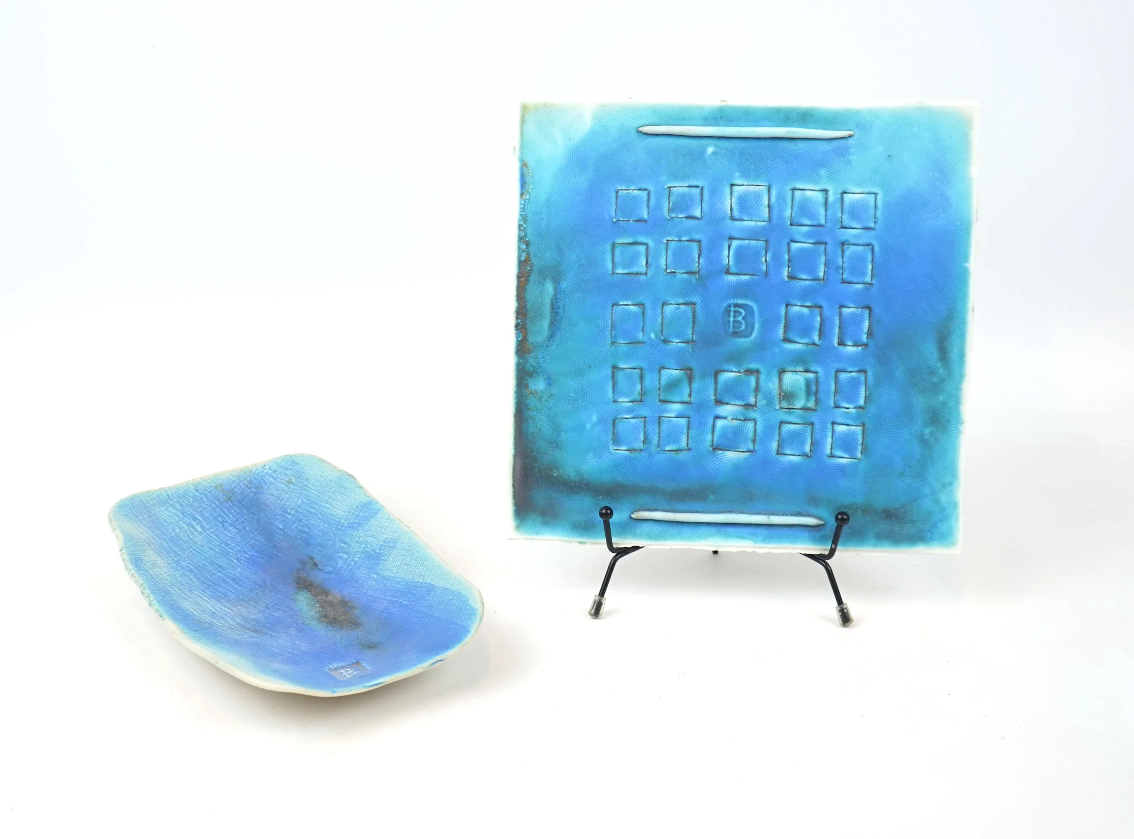 Bodil Jensen, wall plaque and saucer, ceramics.