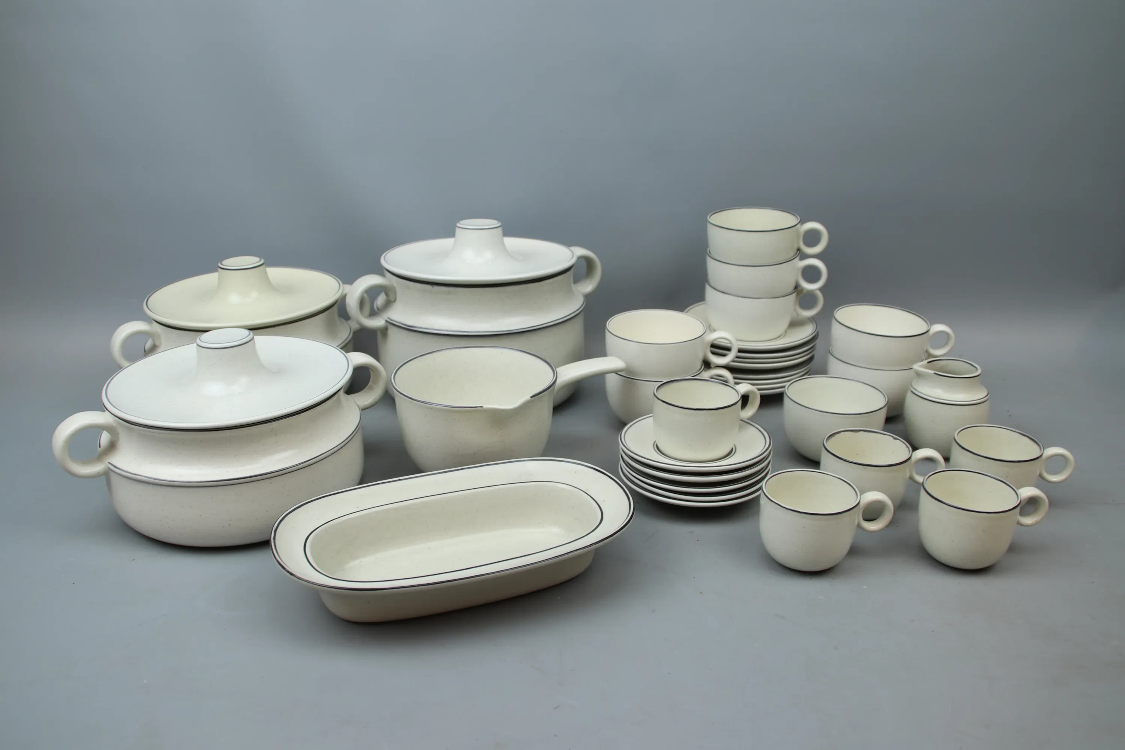 Stig Lindberg, tableware, a lot, stoneware, Birka, Gustavsberg.
