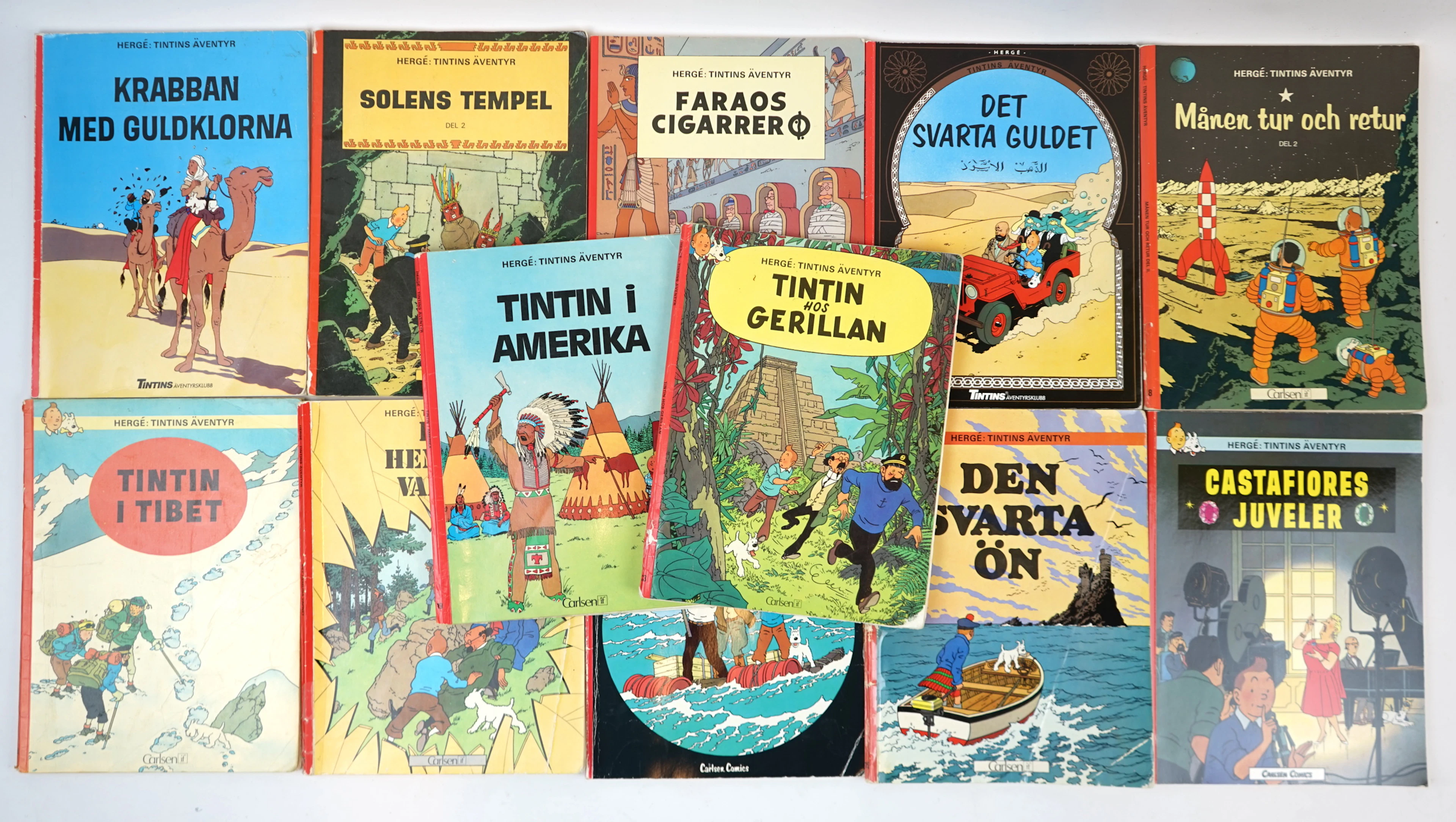 Tintín, cómic, 12 ejemplares, de los cuales 2 eran de primera edición.