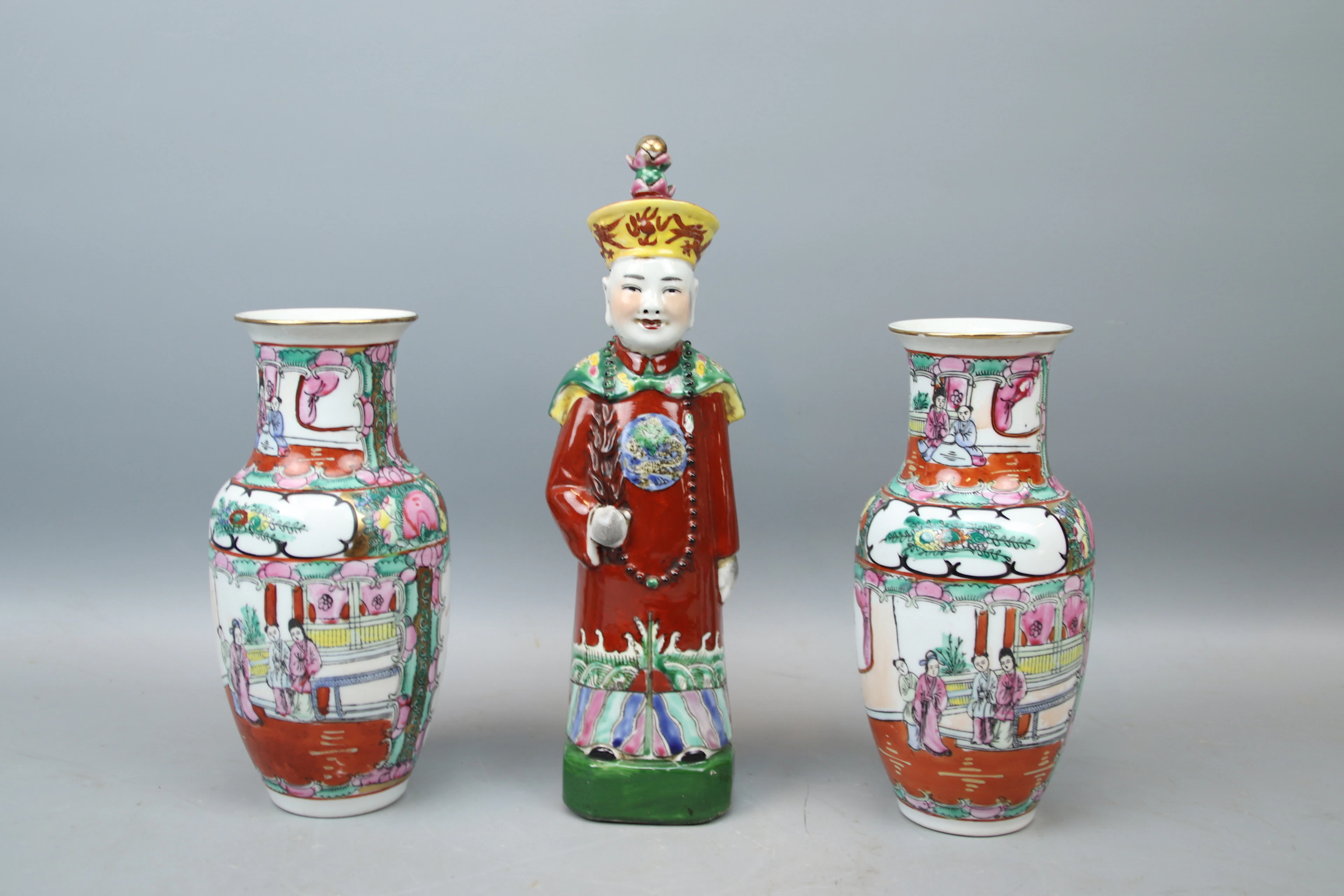 Vasen und Figuren, 3 Stücke, Porzellan, Porzellan.