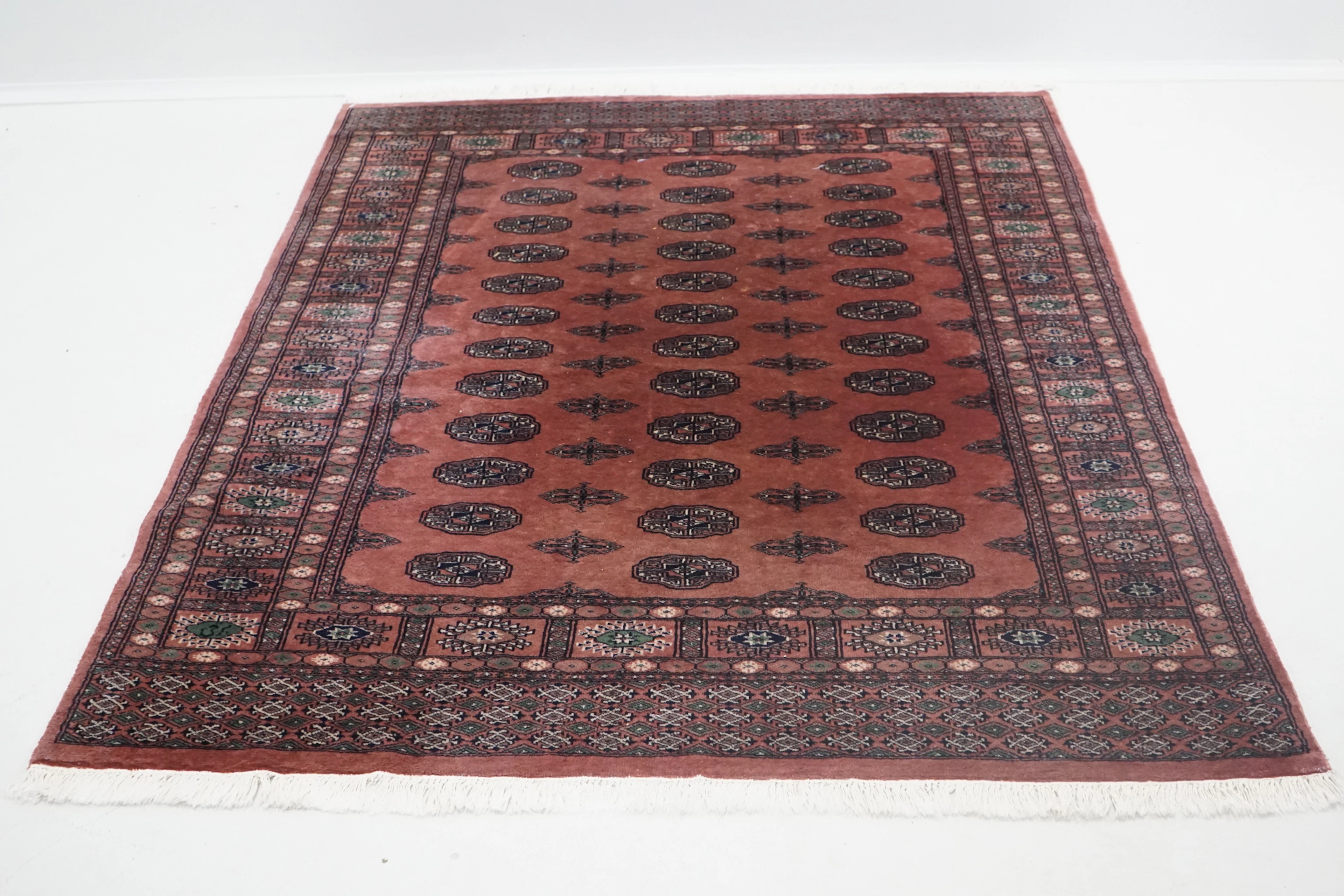 Teppich, Pakistan, handgeknüpft, Wolle.