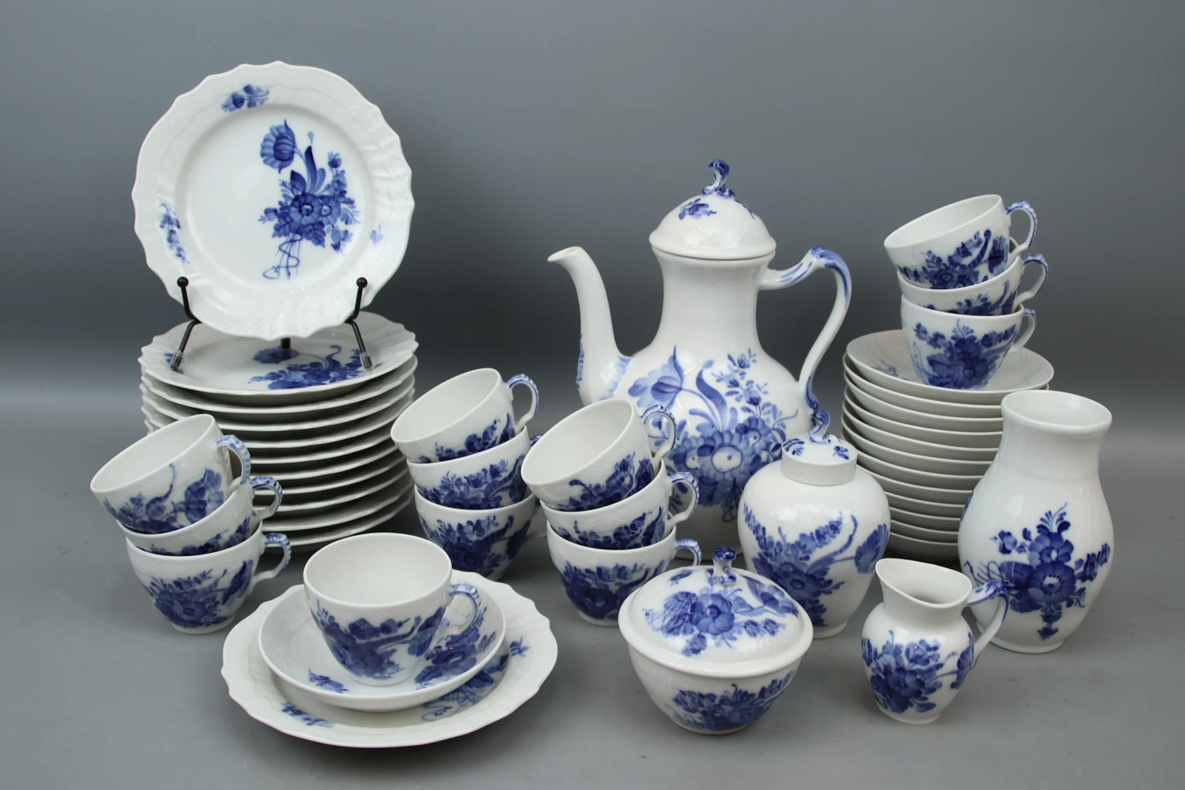 Juego de café, 30 piezas, porcelana, Flor Azul, Royal Copenhagen.