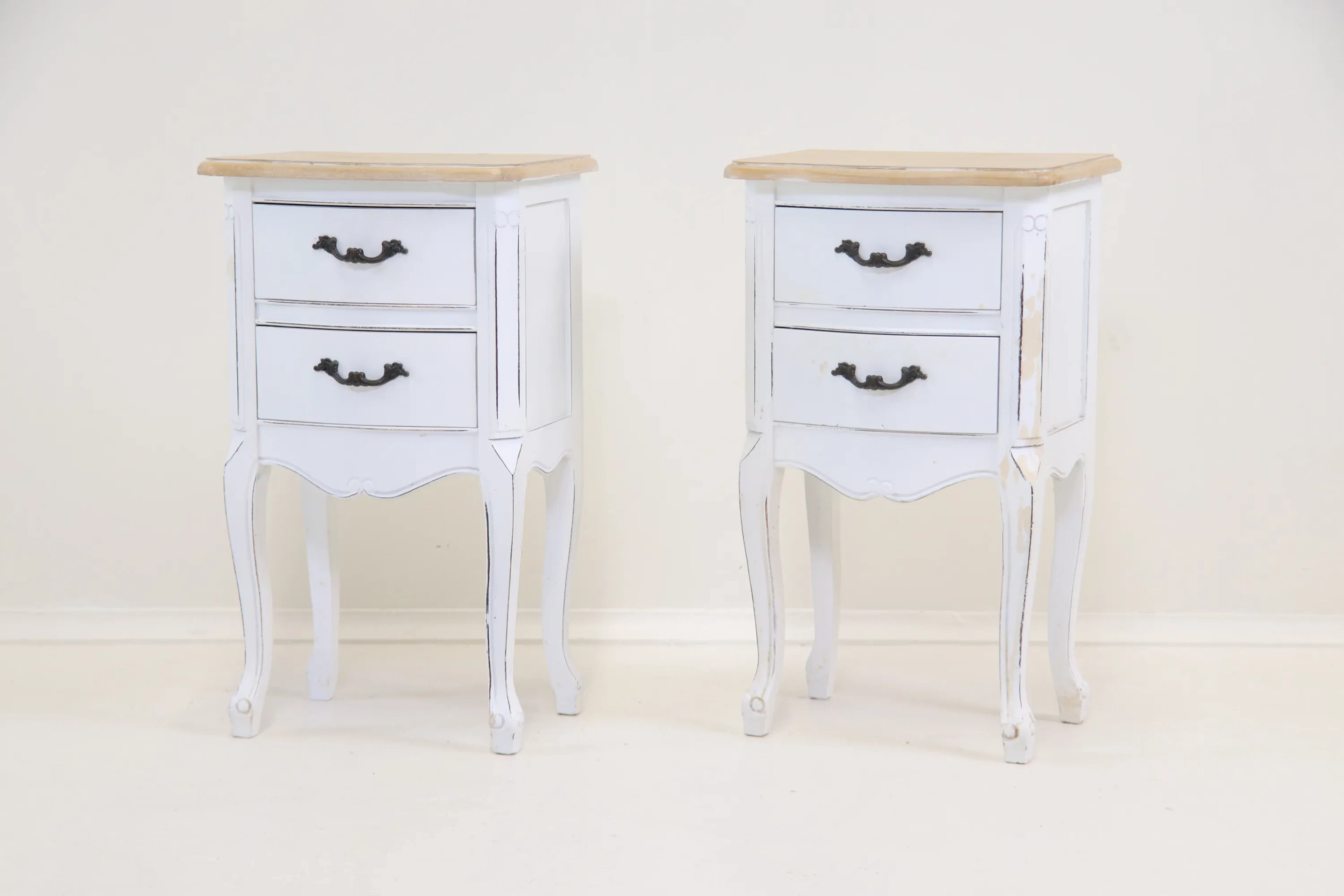 Comodino, paio A, legno, Well B.
