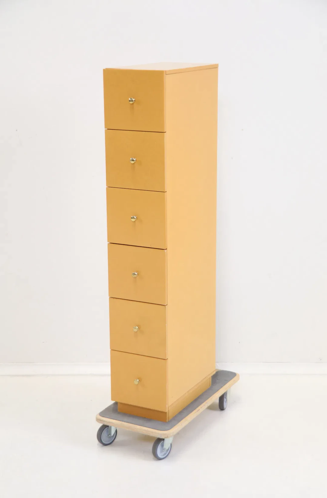 Chest of drawers, wood.