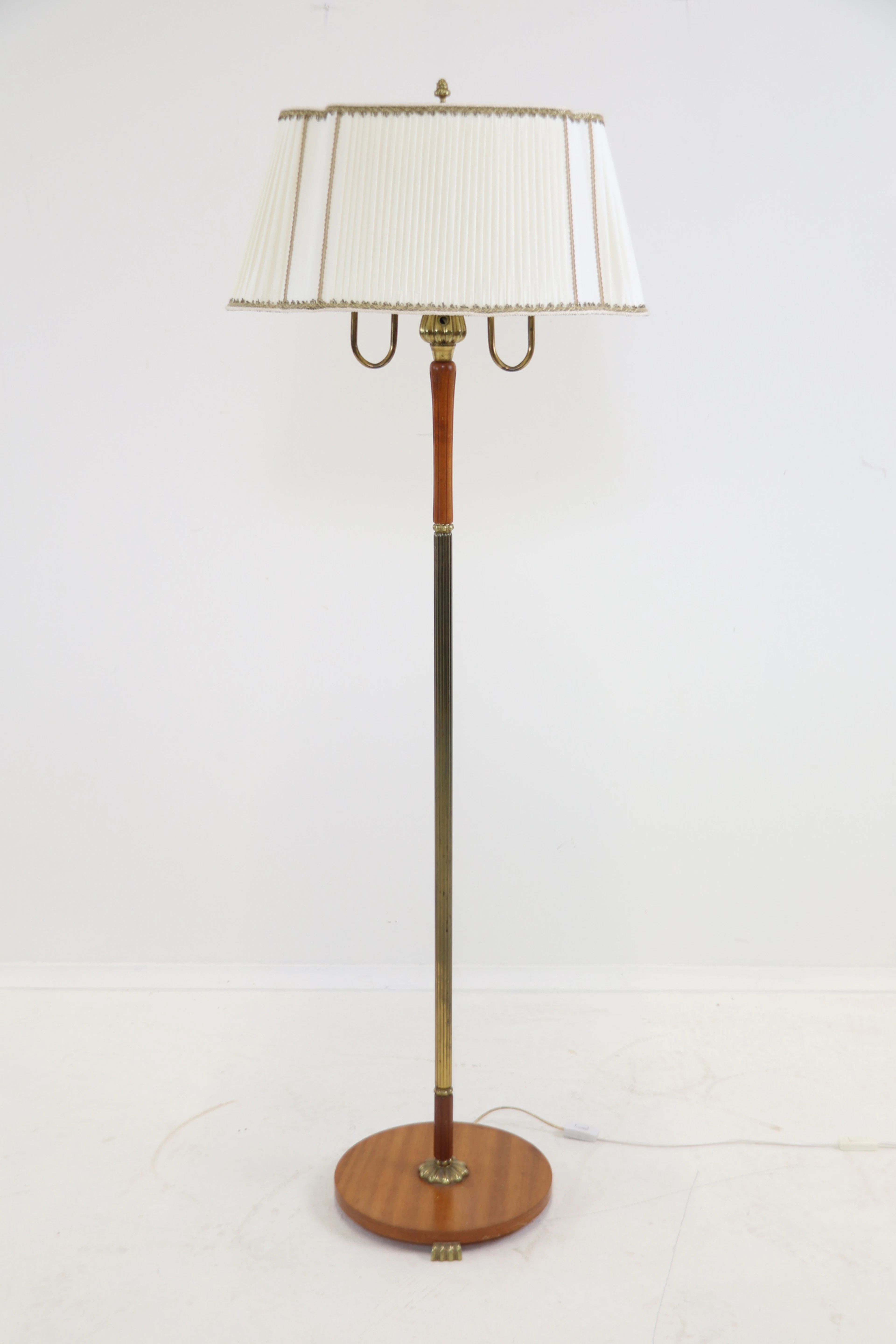 Floor lamp, 2 light points, wood/metal.