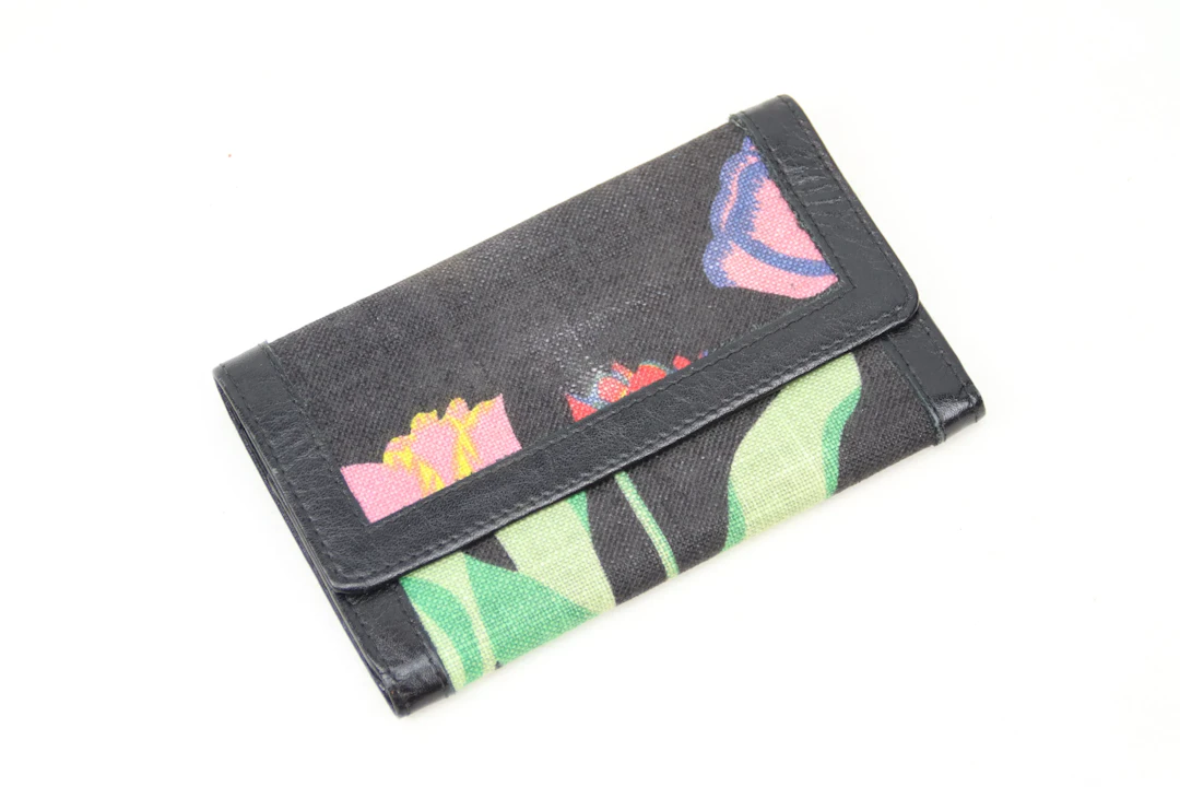 Josef Frank, un portafoglio, tessile, dettagli in pelle, "Sotto l'Equatore", Firma
