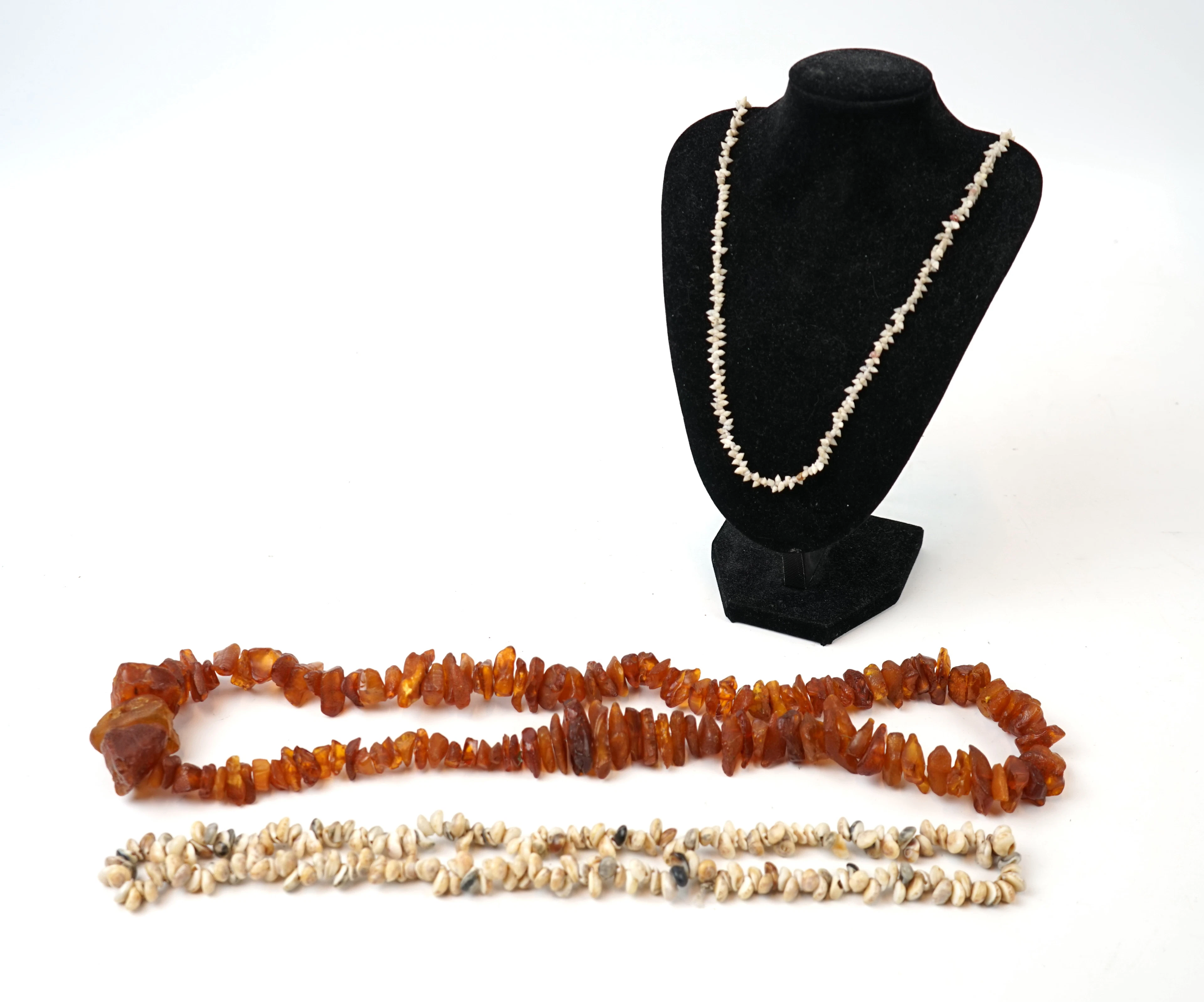 Collier, 3 pièces, ambre/coquillages.
