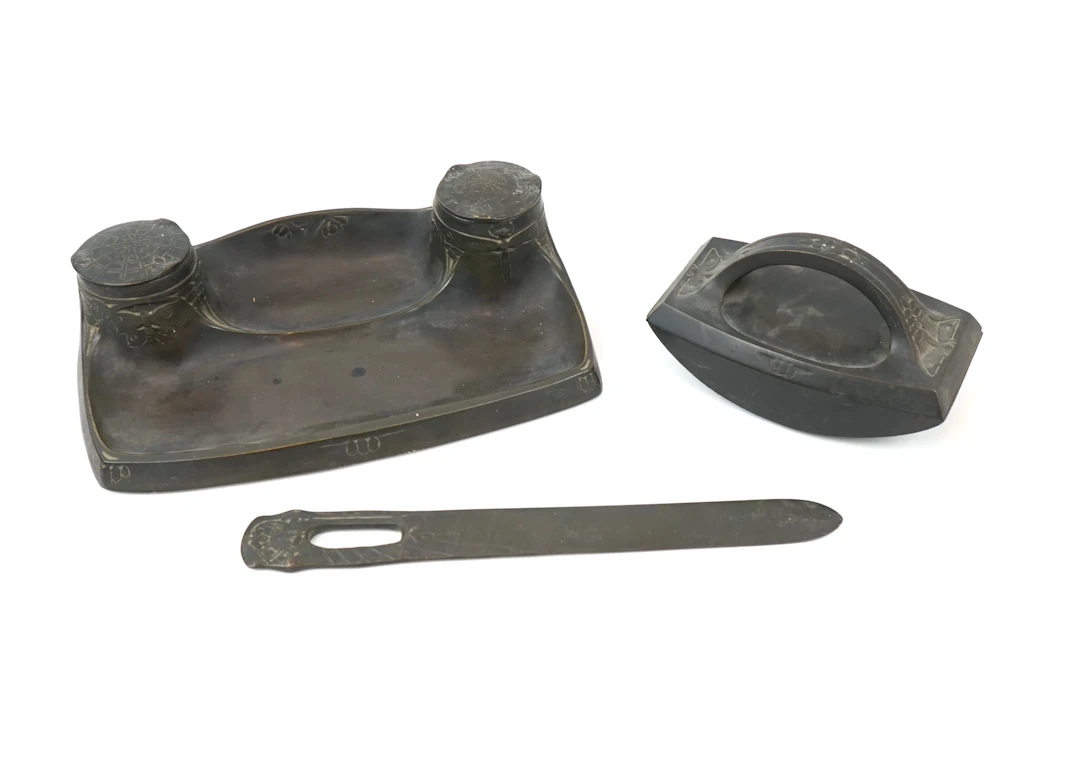 Desk essay, patinated bronze, Herman Bergman Fud.