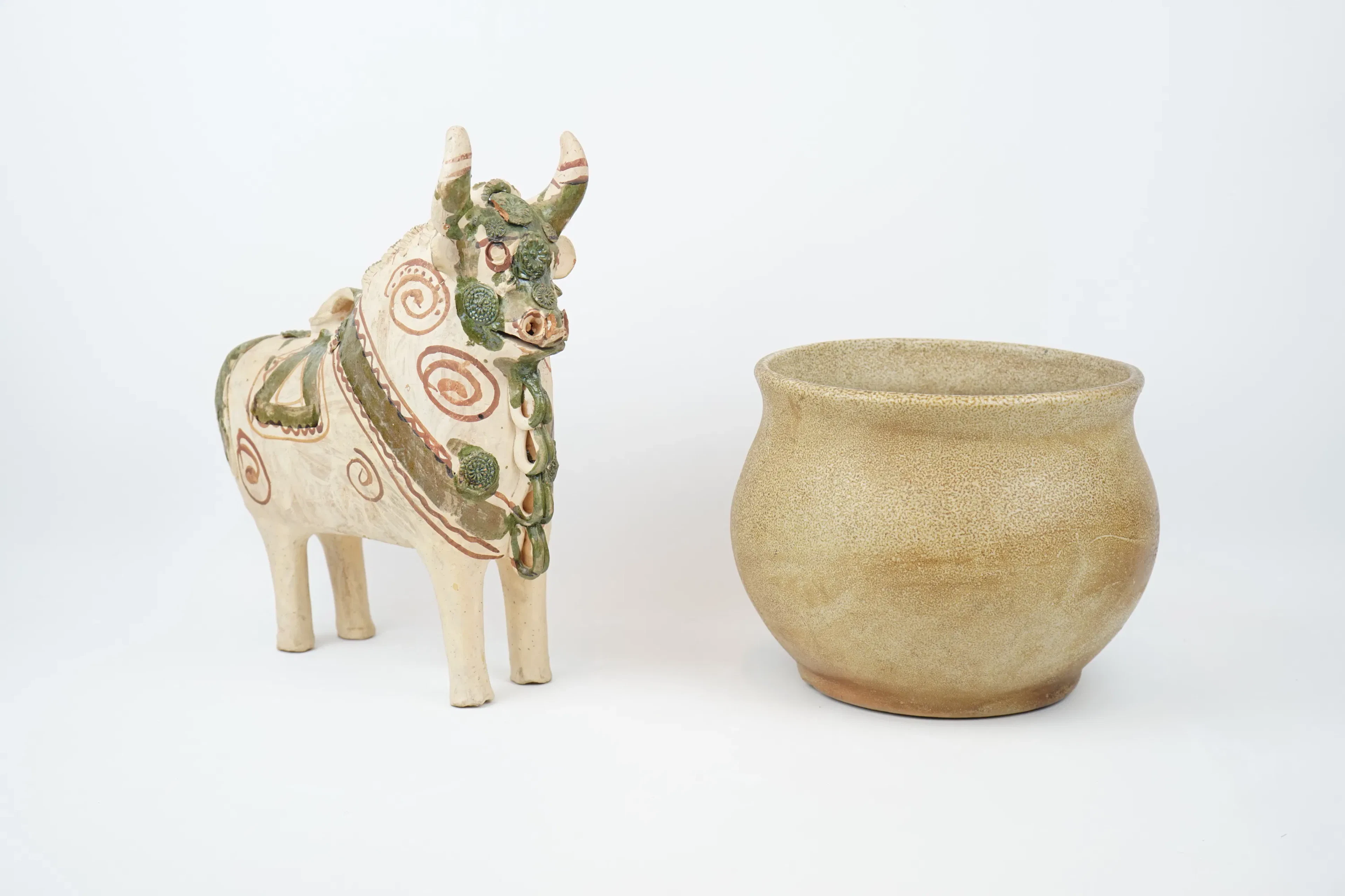Bull and pot, ceramic, Portugal.