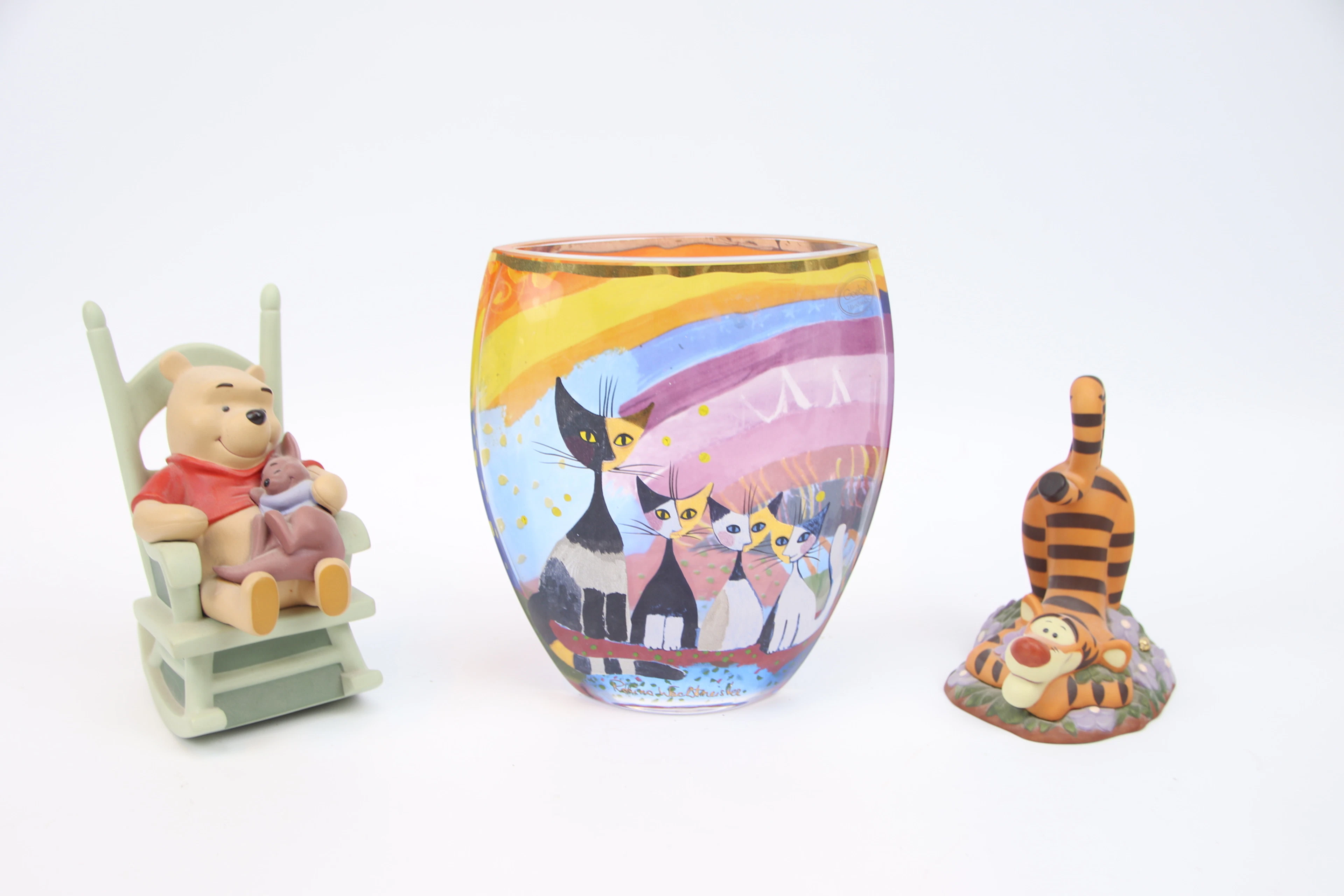 Vase und Figuren, 3 Teile, Glas/Porzellan, Goebel und Disney.