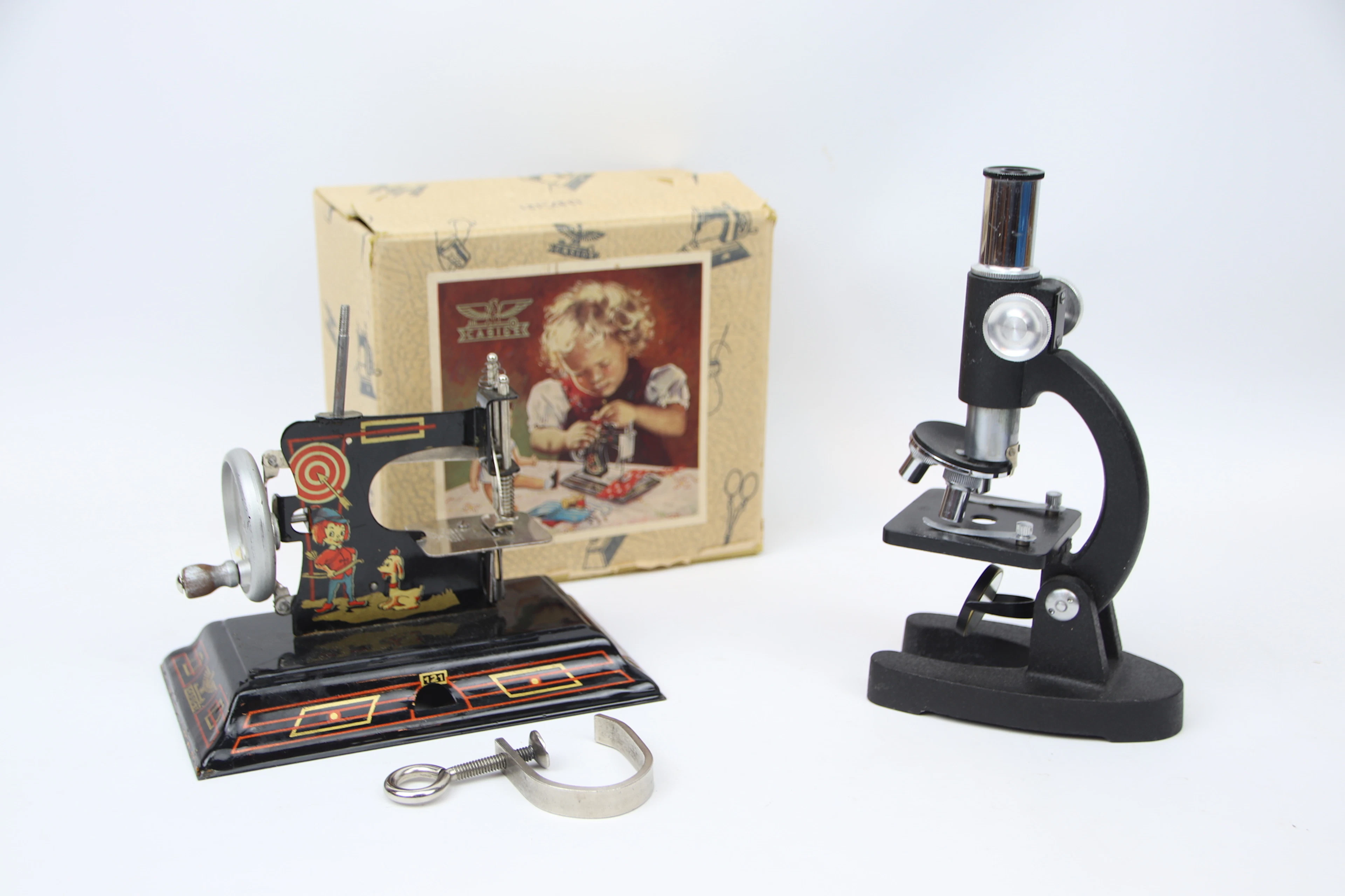 Machine à coudre et microscope pour enfants, métal, y compris Casige.