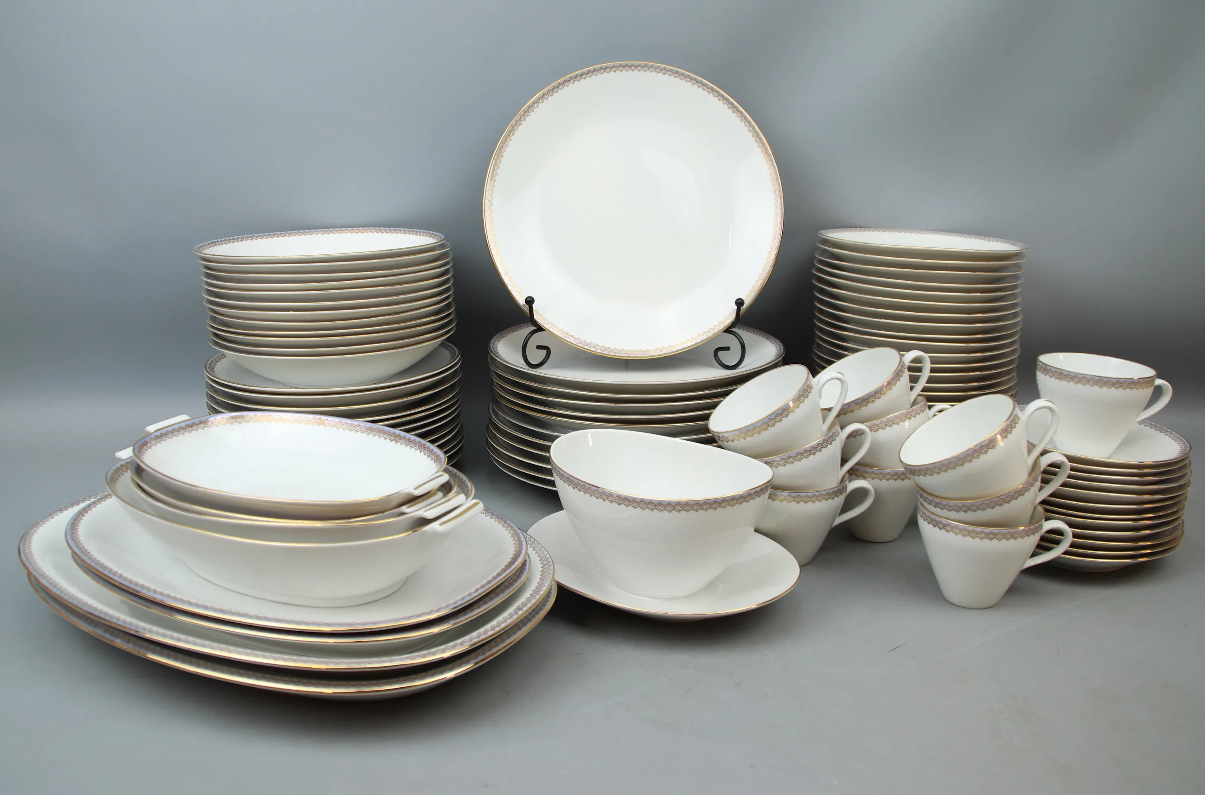 Juego de comida y café, 79 piezas, porcelana, Minueto, Rörstrand.