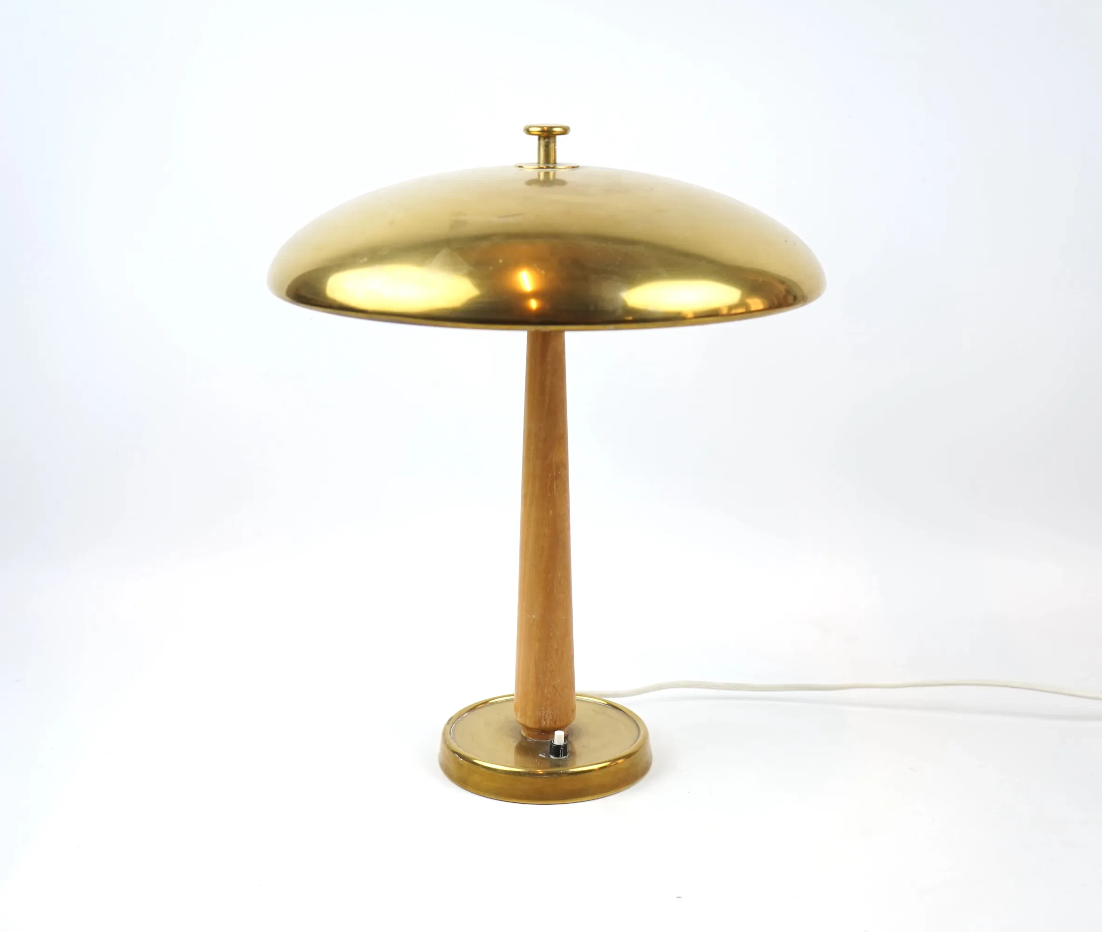 Bertil Brisborg, a table lamp, wood/brass, ''30331'', Nordiska Kompaniet.
