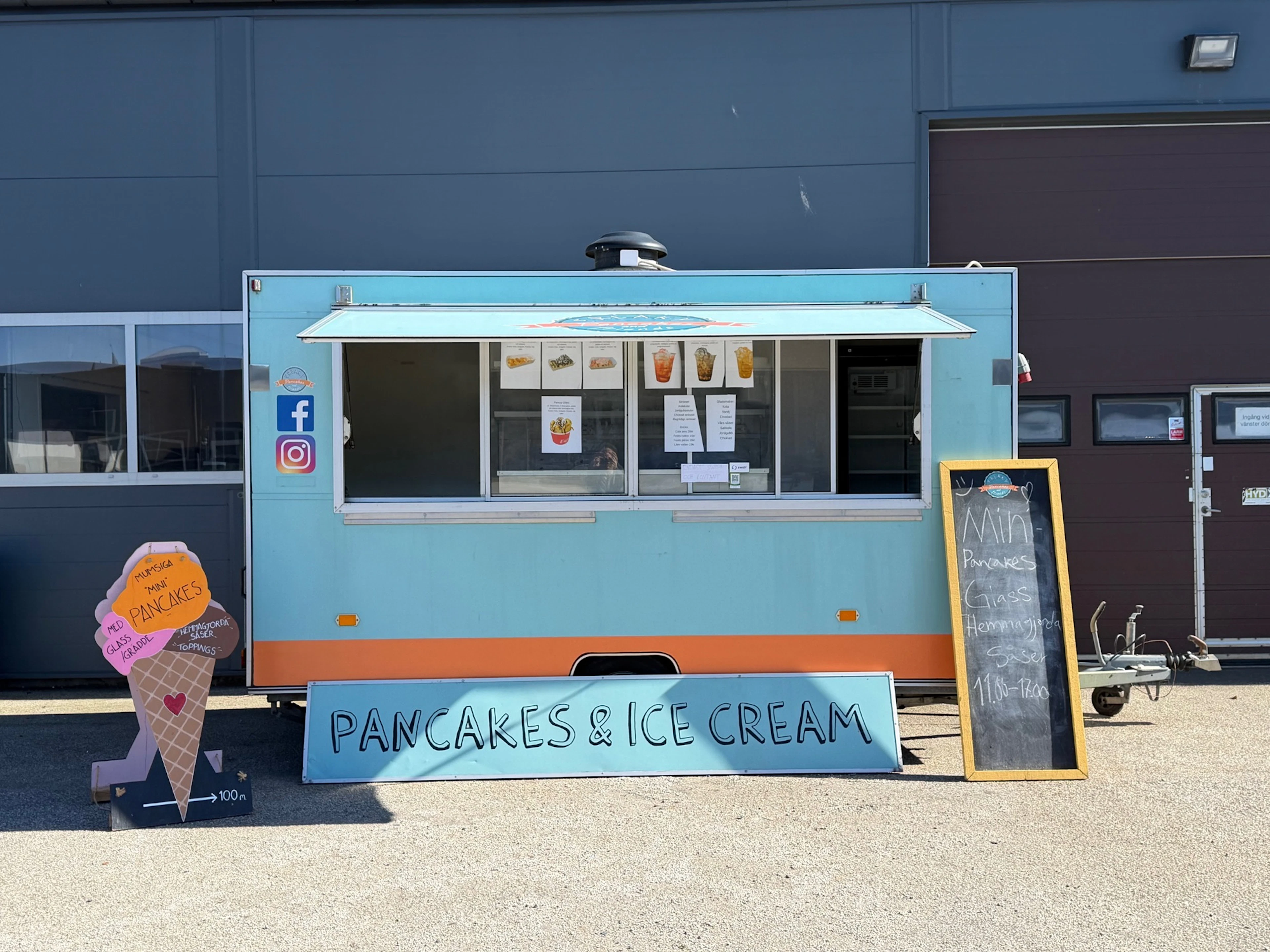 Food truck, "FREAKY Pancakes and friends", con inventario e accessori.