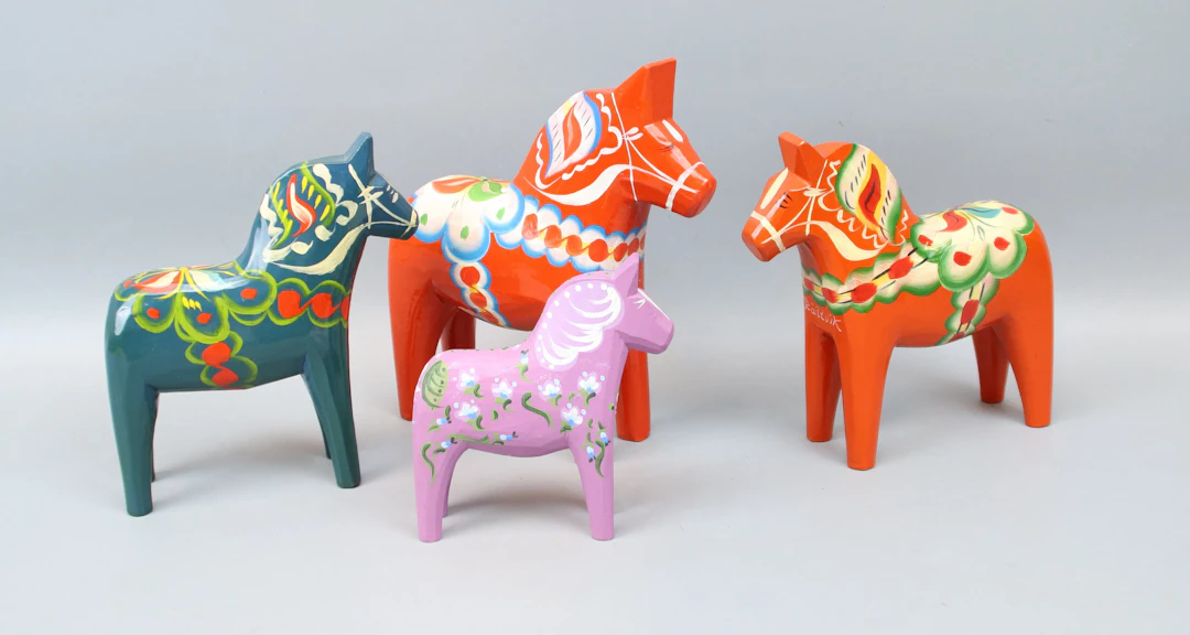 Caballos Dala, 4 piezas, madera, incluyendo Grannas A. Olssons, Nusnäs.
