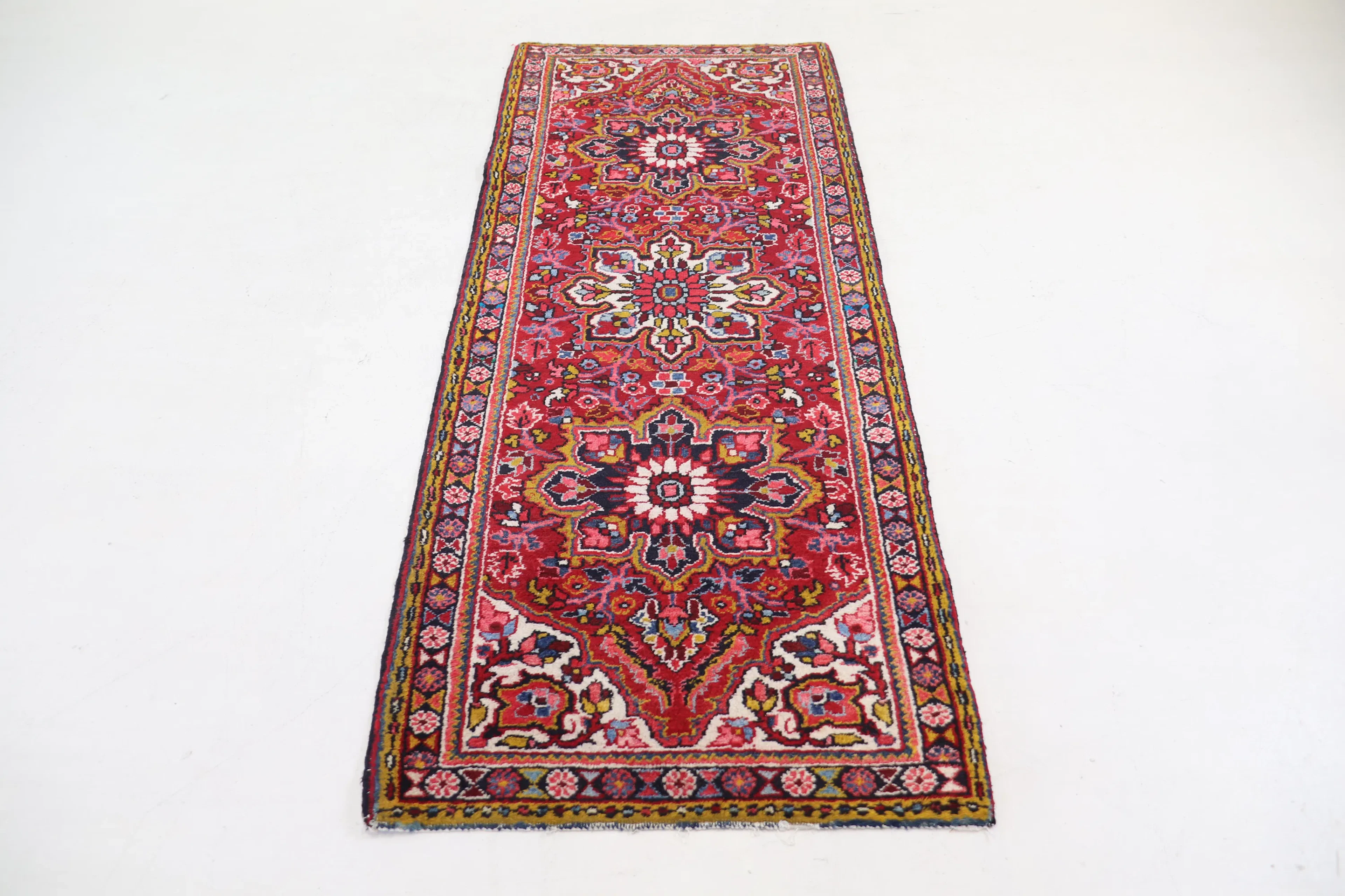 Tapis de galerie, oriental, noué à la main, en laine.