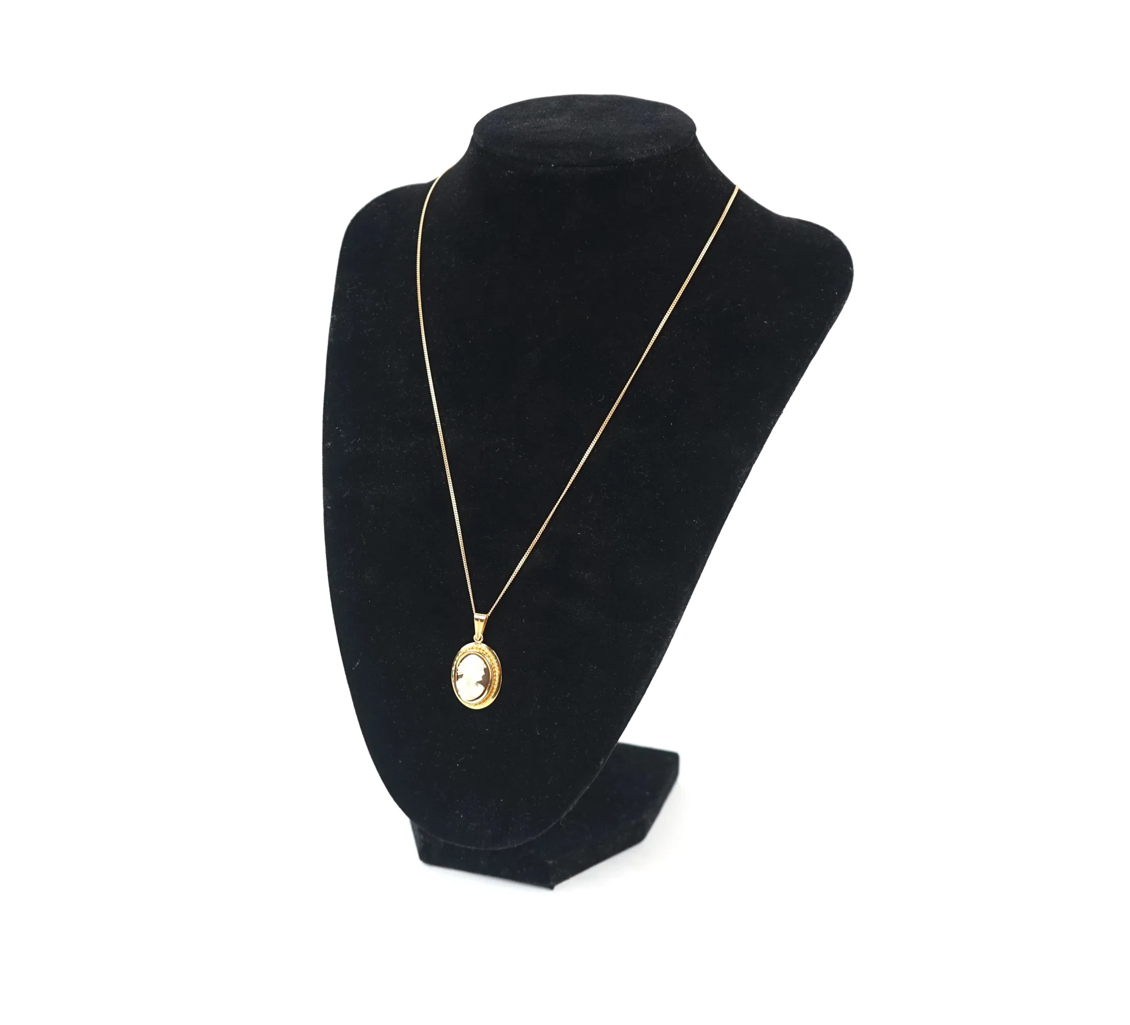 Halskette mit Camé-Anhänger, 18 Karat Gold.