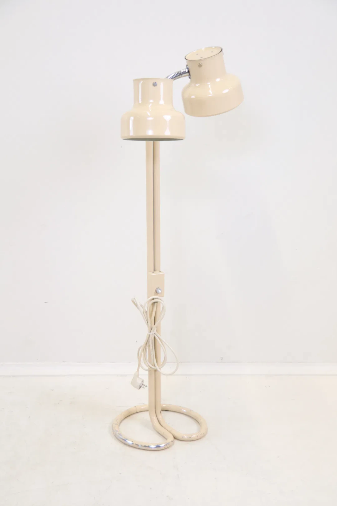 Anders Pehrson, lámpara de pie, 2 puntos de luz, ajustable, metálico, "Bumling"