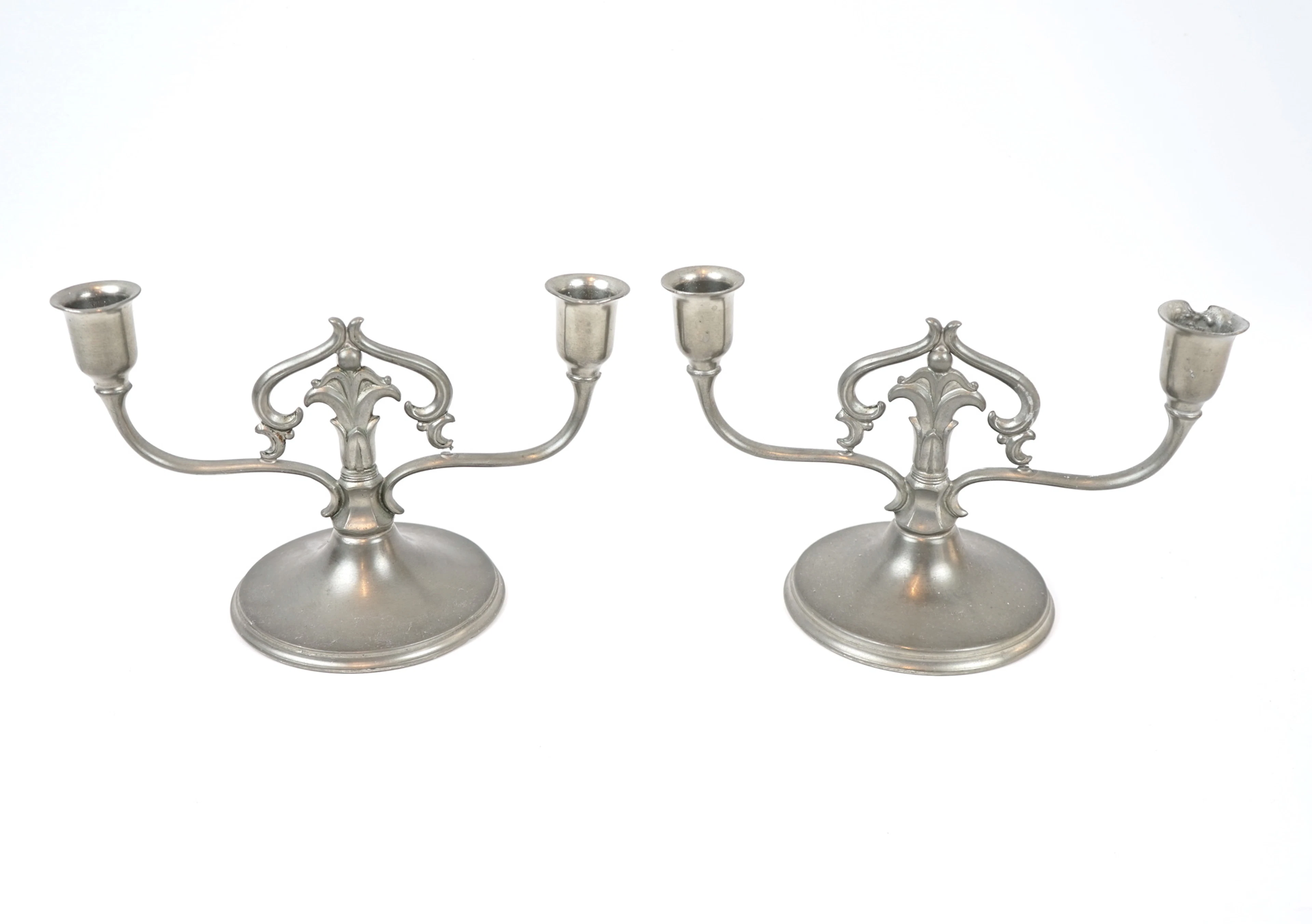 Des chandeliers, une paire, étain, CG Hallberg, années 1930.