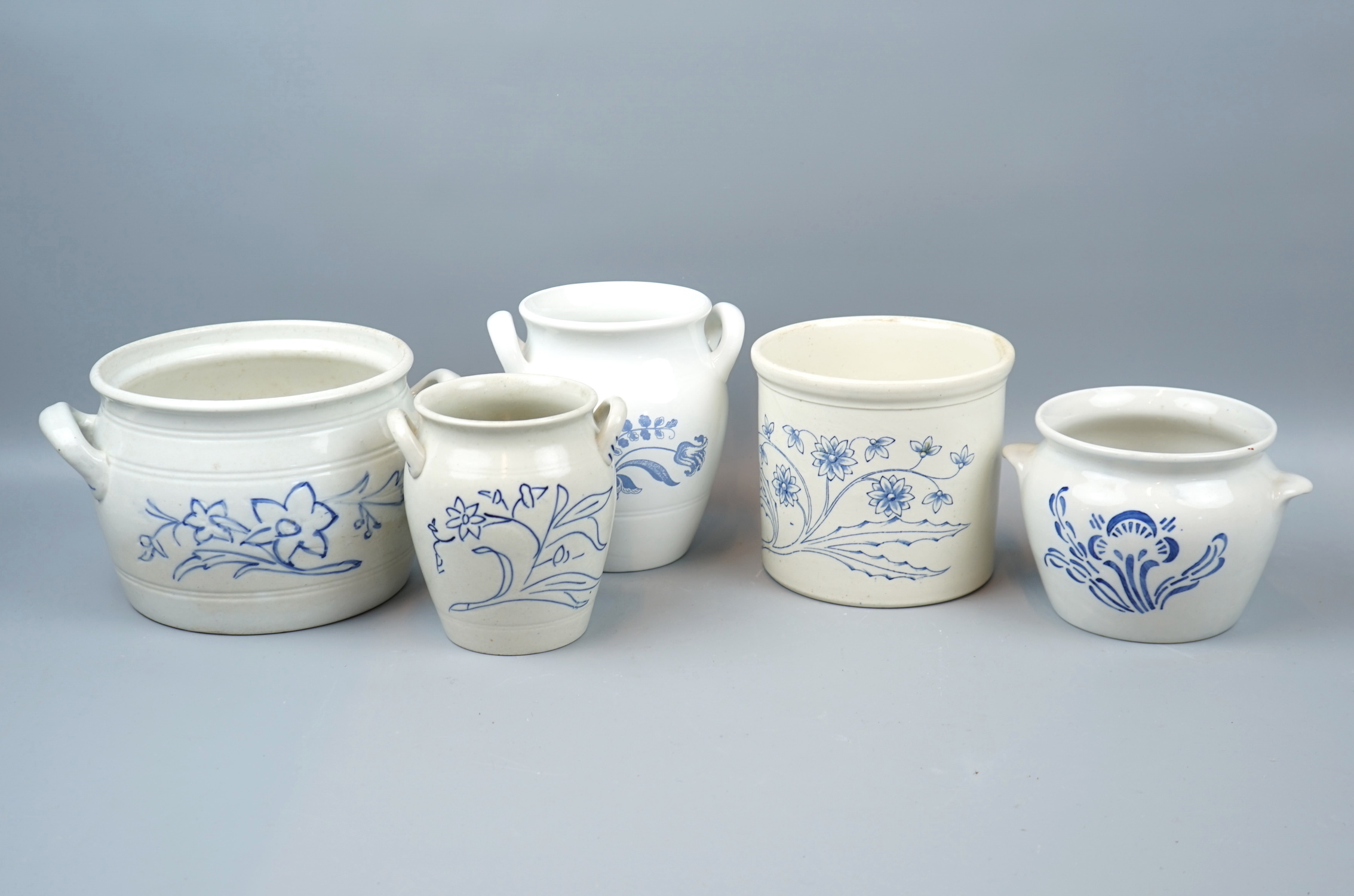 Taza y forro exterior, 5 piezas, cerámica, incluyendo Gustavsberg.