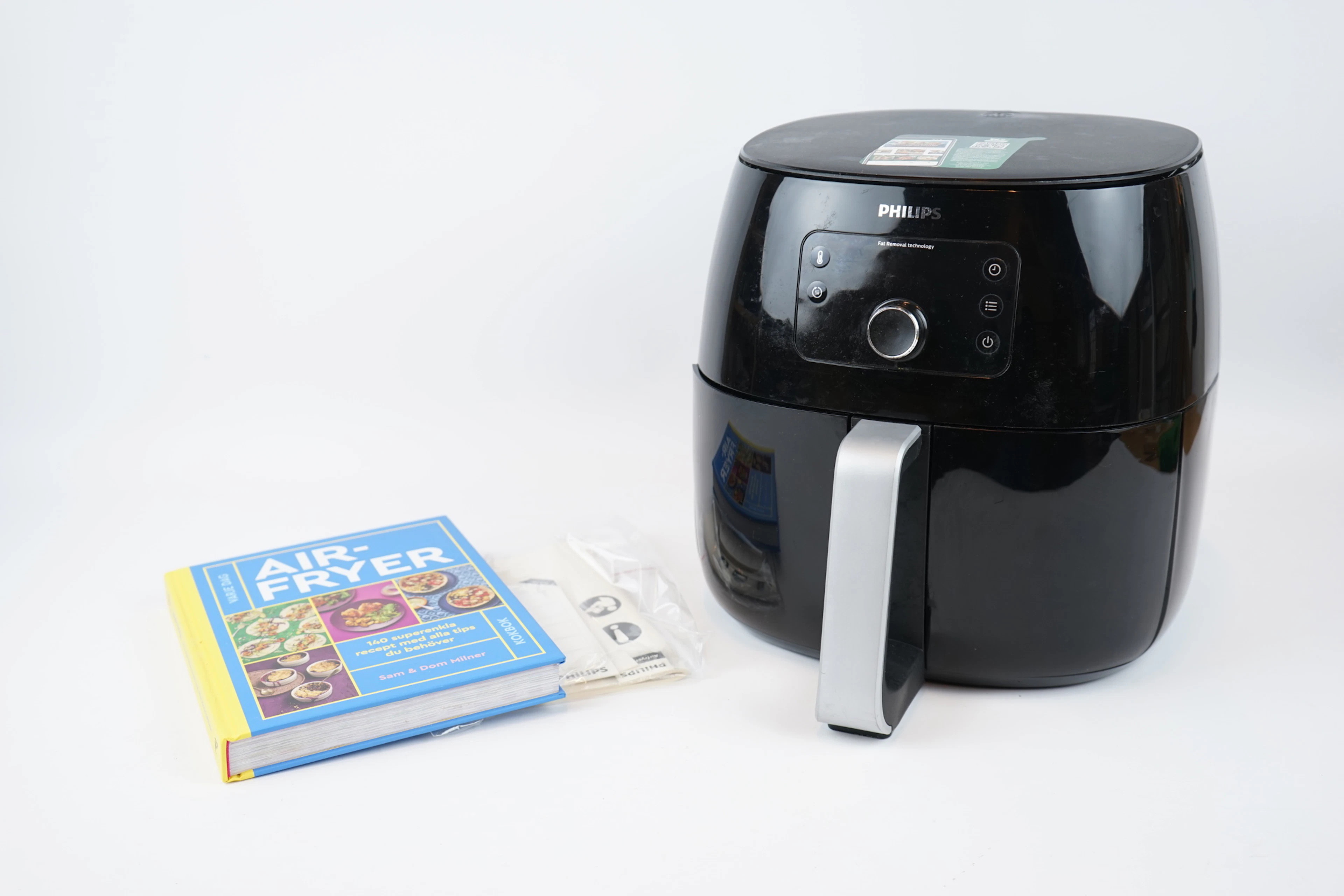 Airfryer mit Zubehör, Philips Avance Collection Airfryer XXL und Kochbuch.