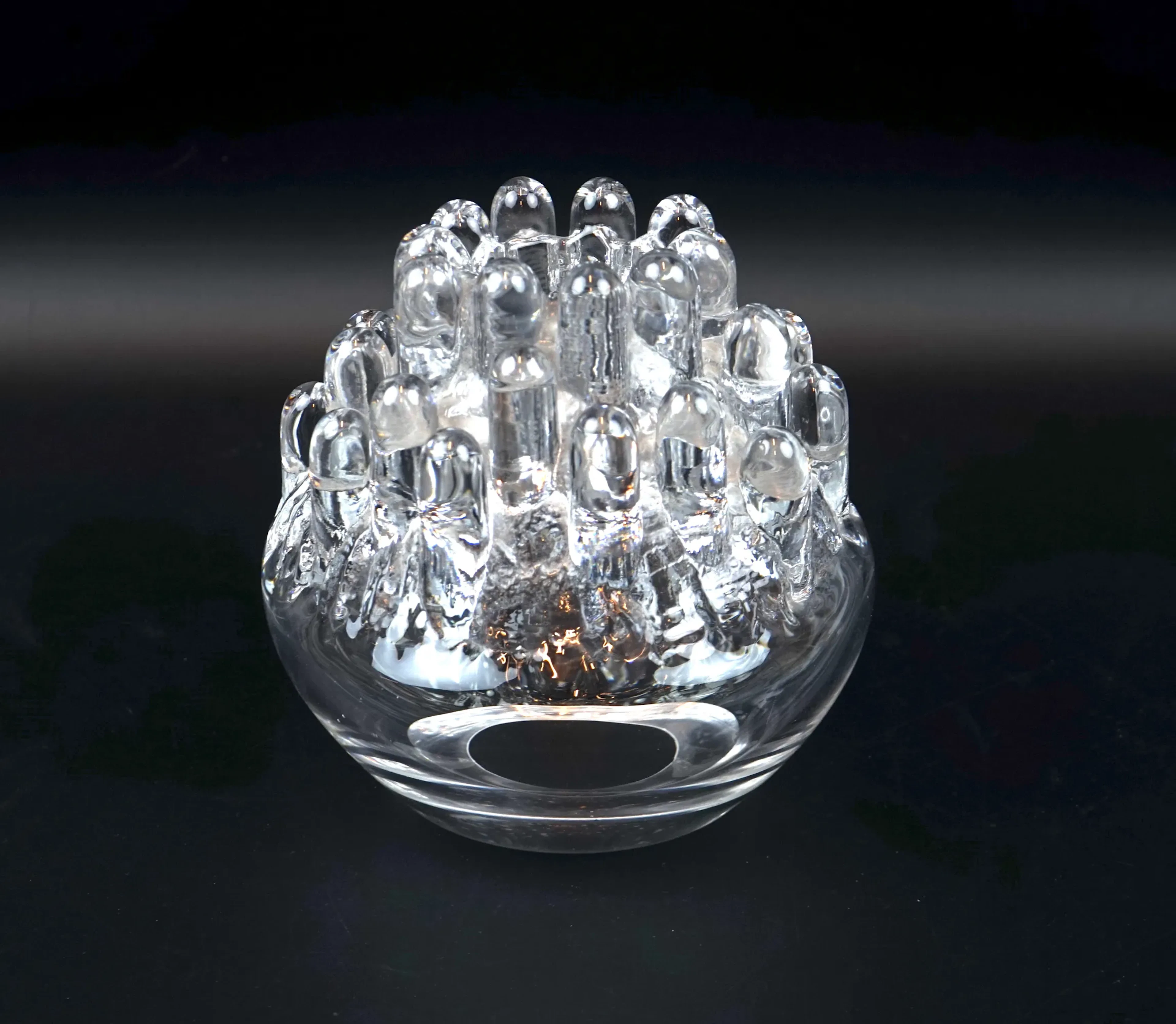 Göran Wärff, un candelabro di vetro, ''Polar'', Kosta Boda, ha firmato.