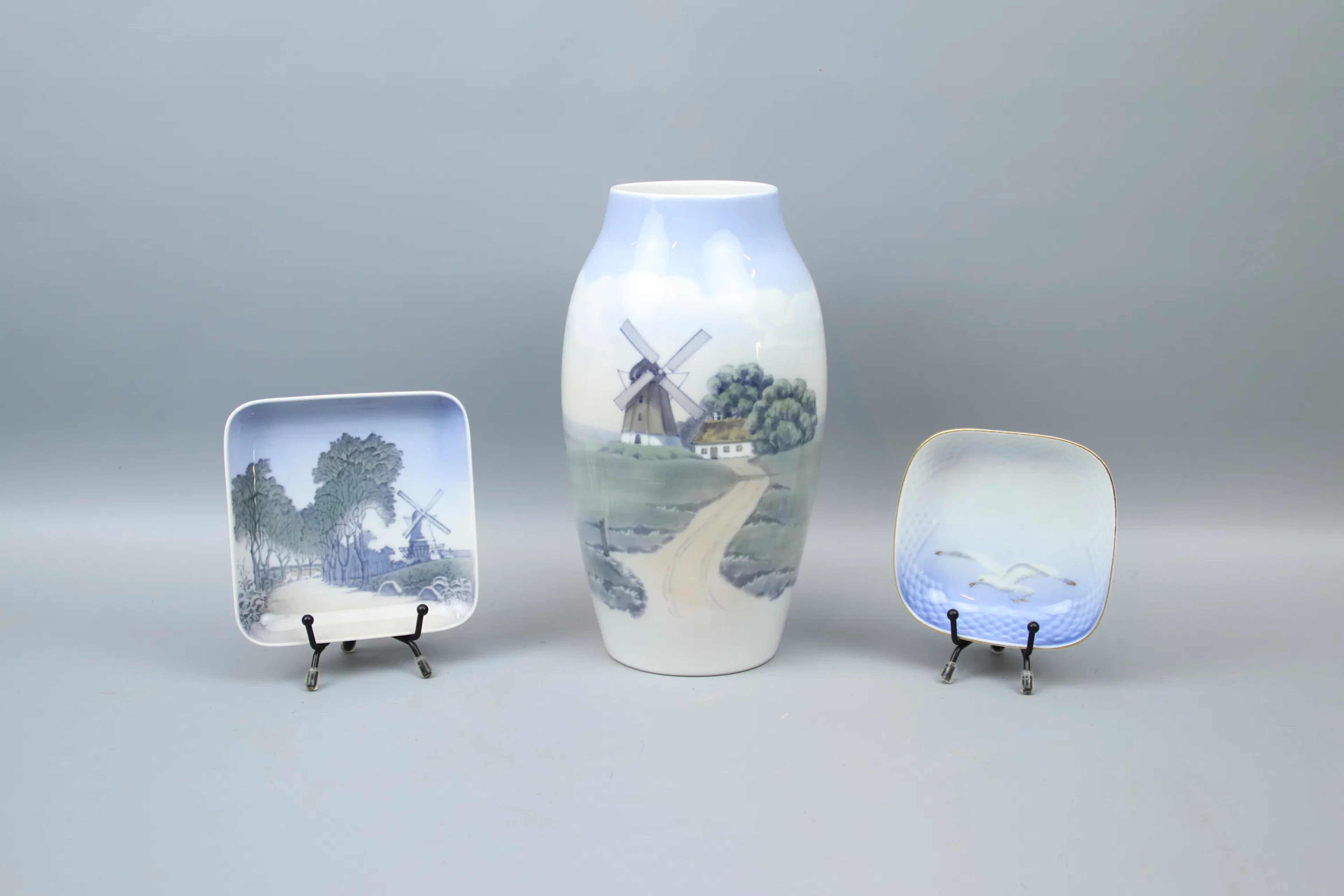 Vase and saucer, 3 pieces, porcelain, Bing & Grondahl.