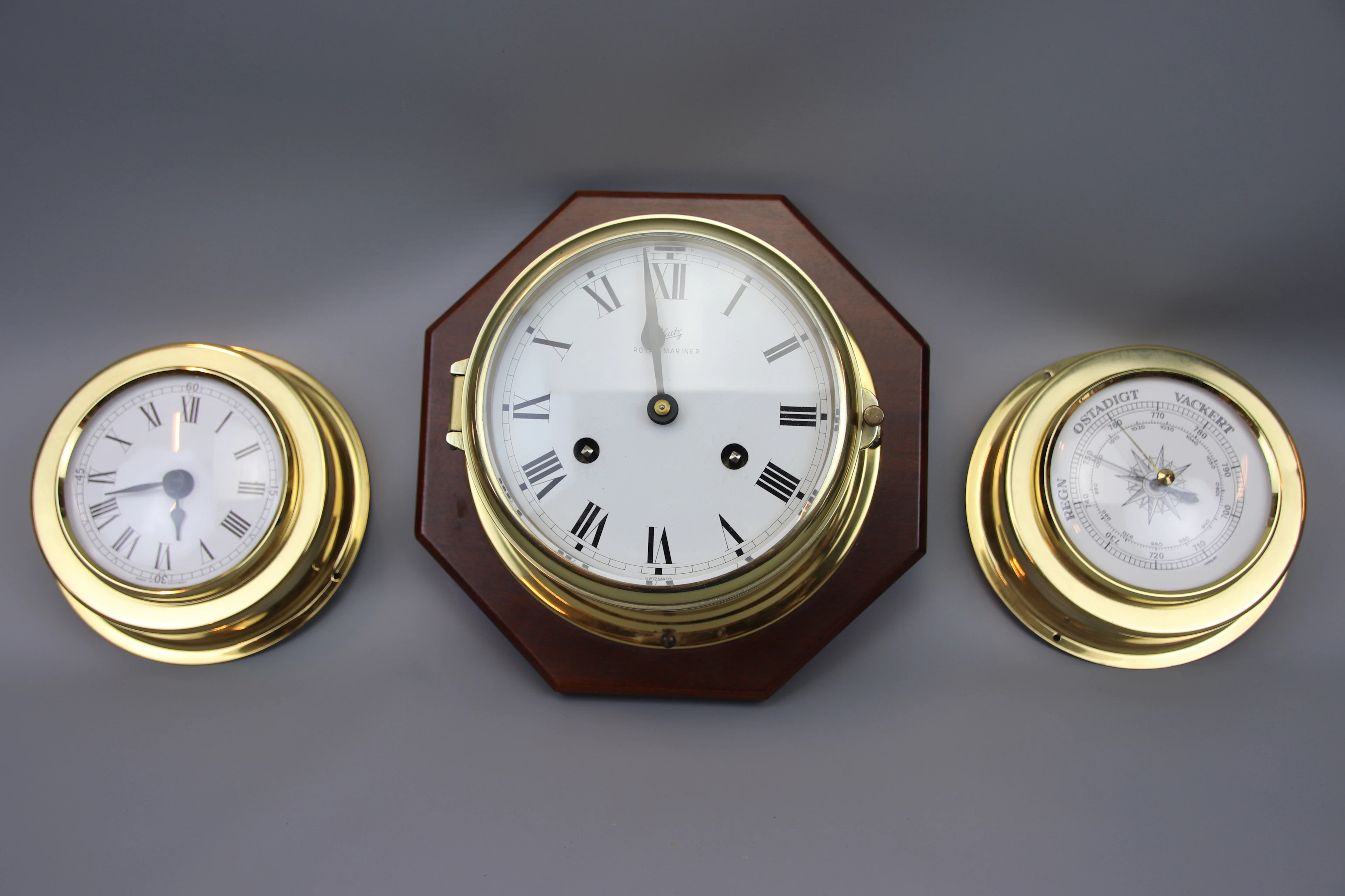 Barómetro y reloj de barco, 3 piezas, latón/madera, incluyendo Royal Mariner, Schatz.