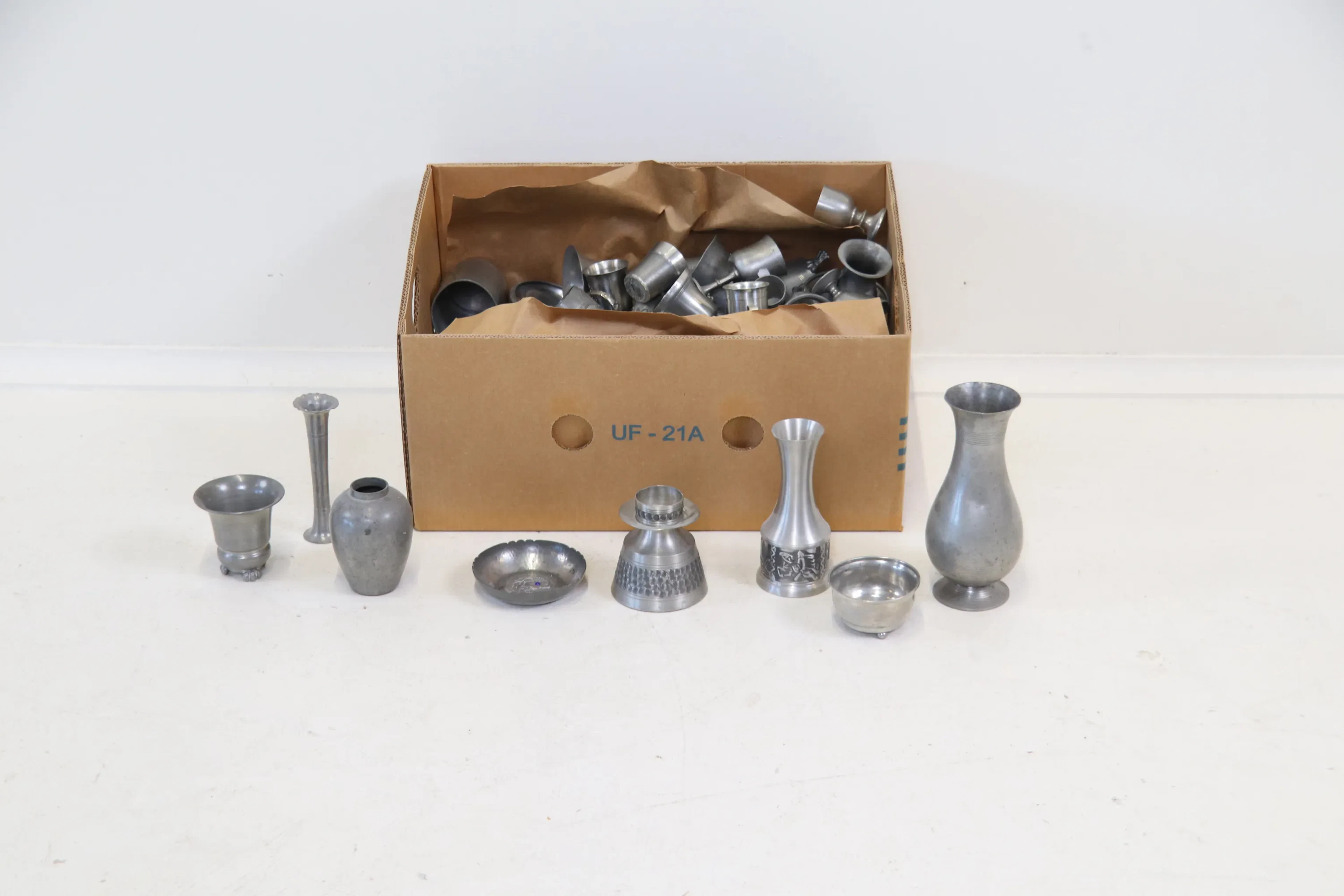 Objets en étain, un lot.