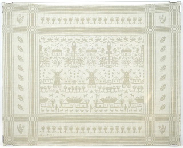 Damask weave in a glass frame, Systrarna Svensson in Hagestad.