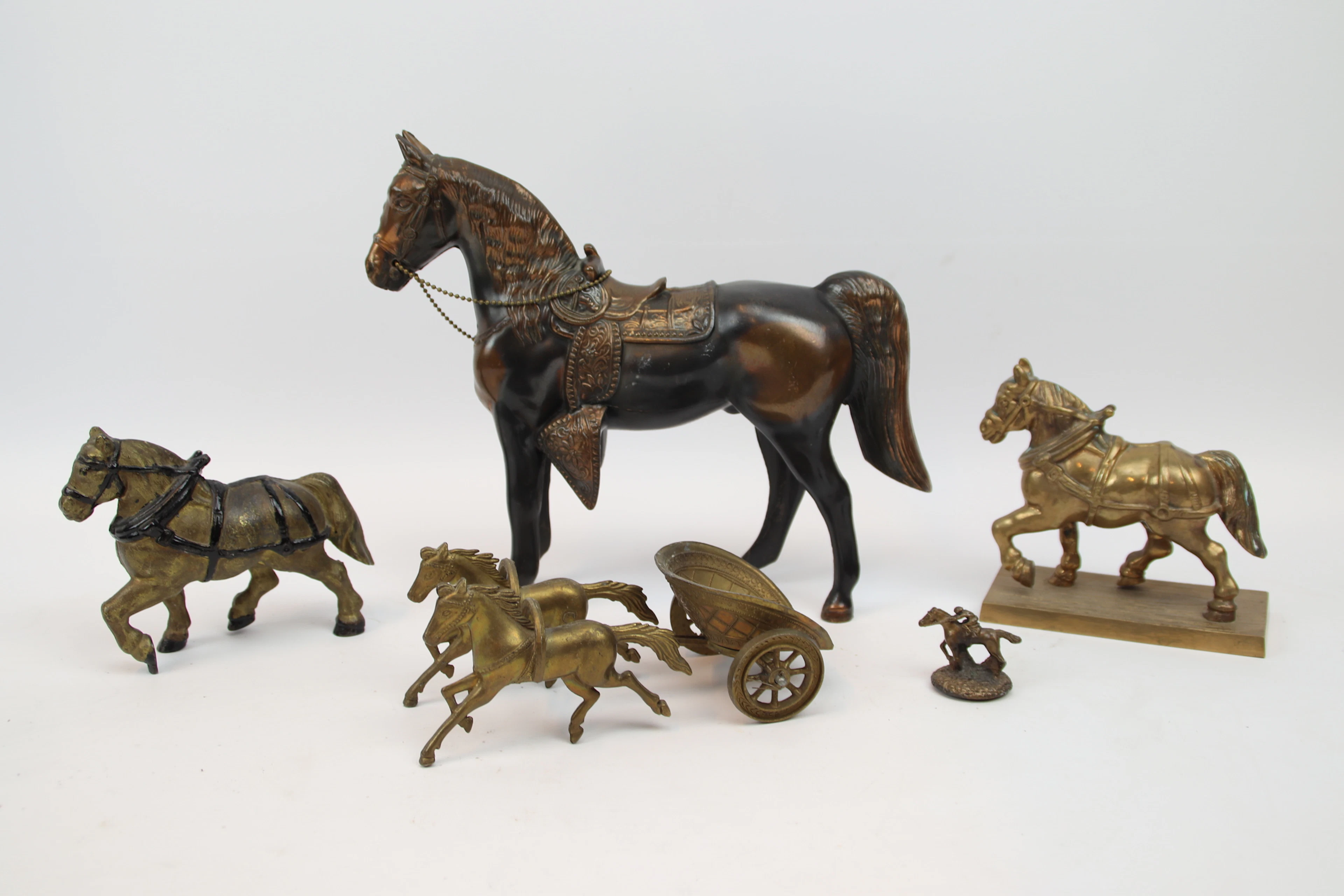 Recuerdos, 5 piezas, bronce/metal fundido.