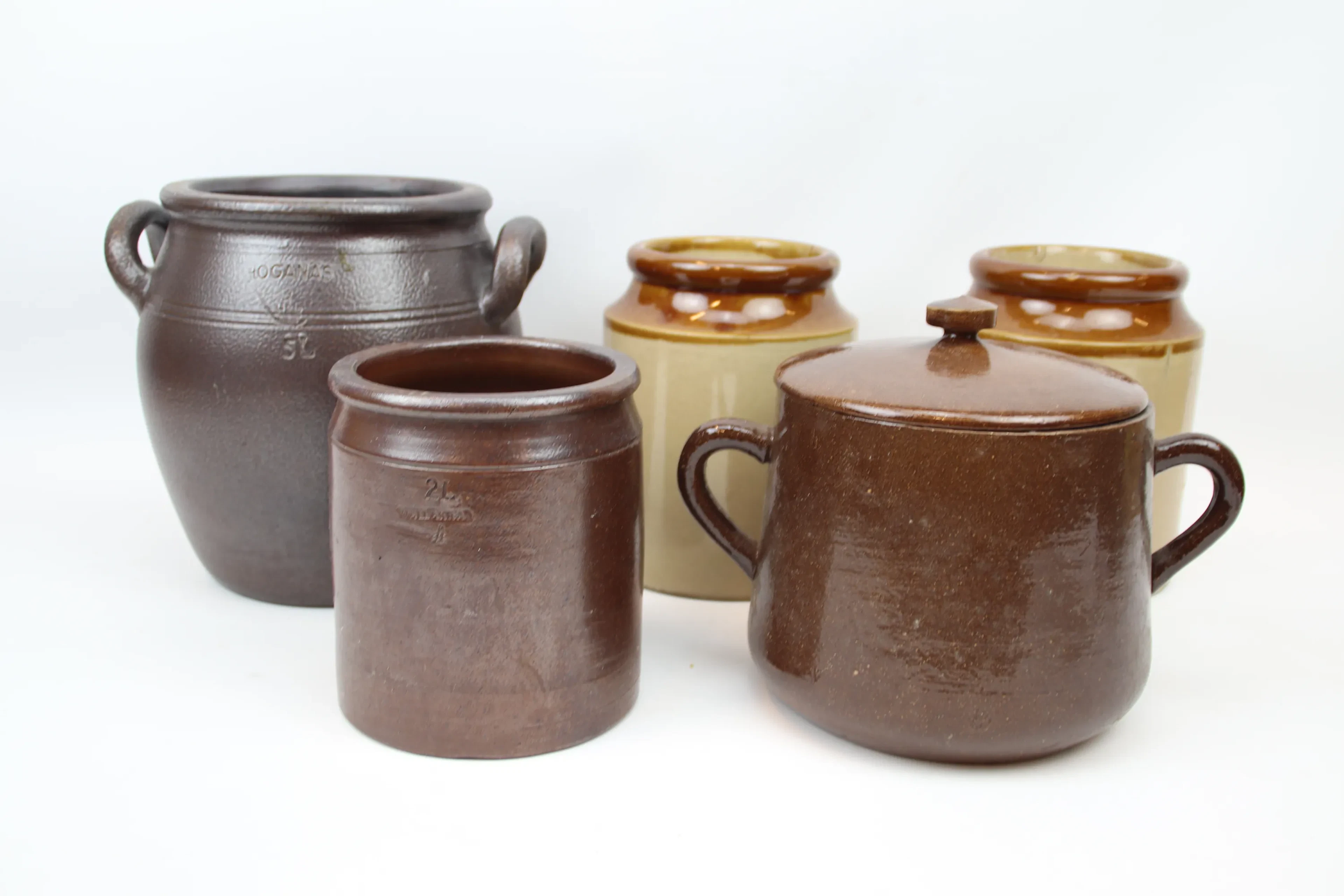 Tasses et jarres, 5 pièces, céramique, dont Höganäs et Wallåkra.