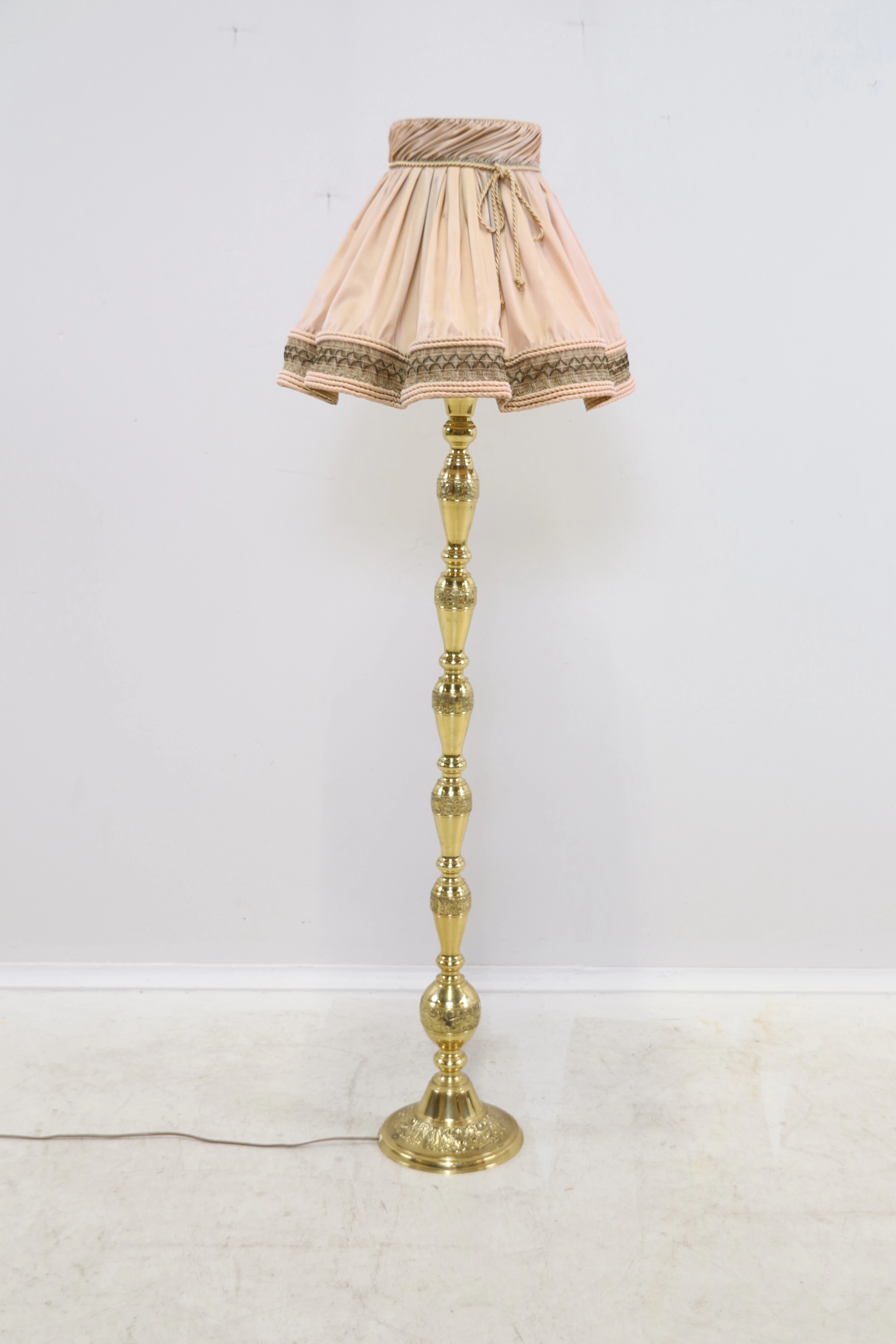 Floor lamp, metal/textile.