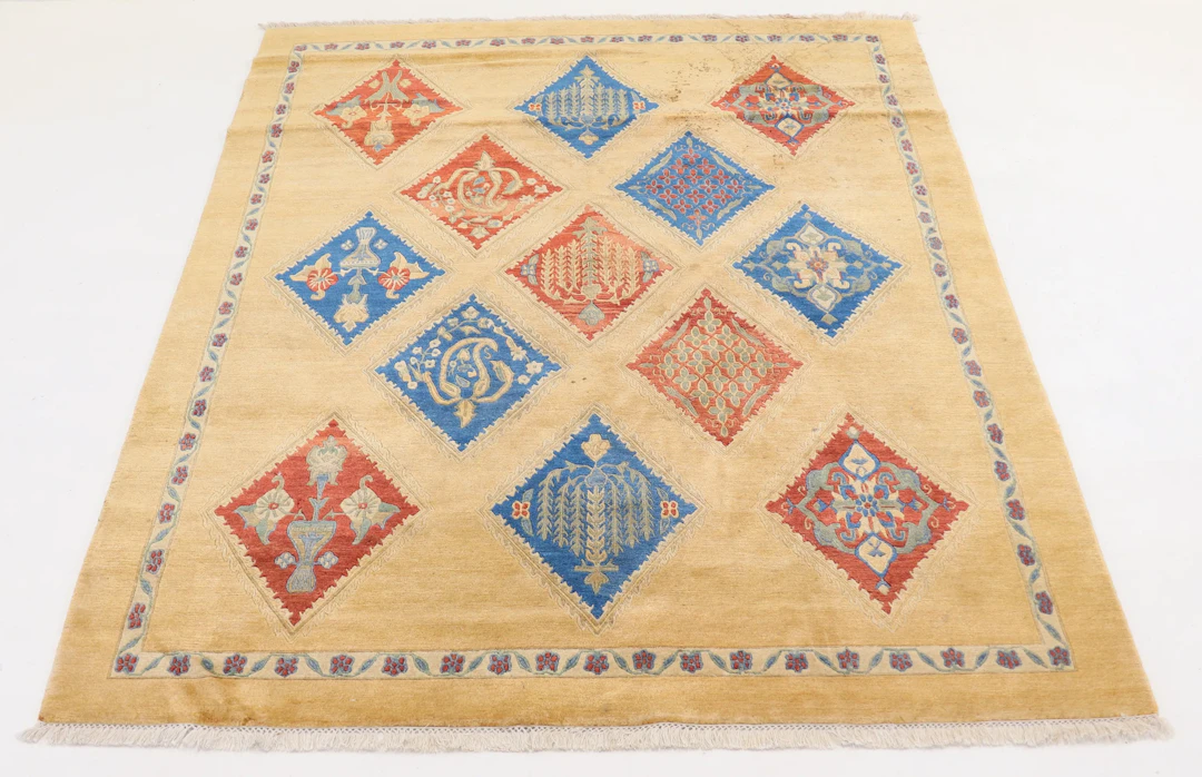 Carpet, oriental, hand-knotted, wool.