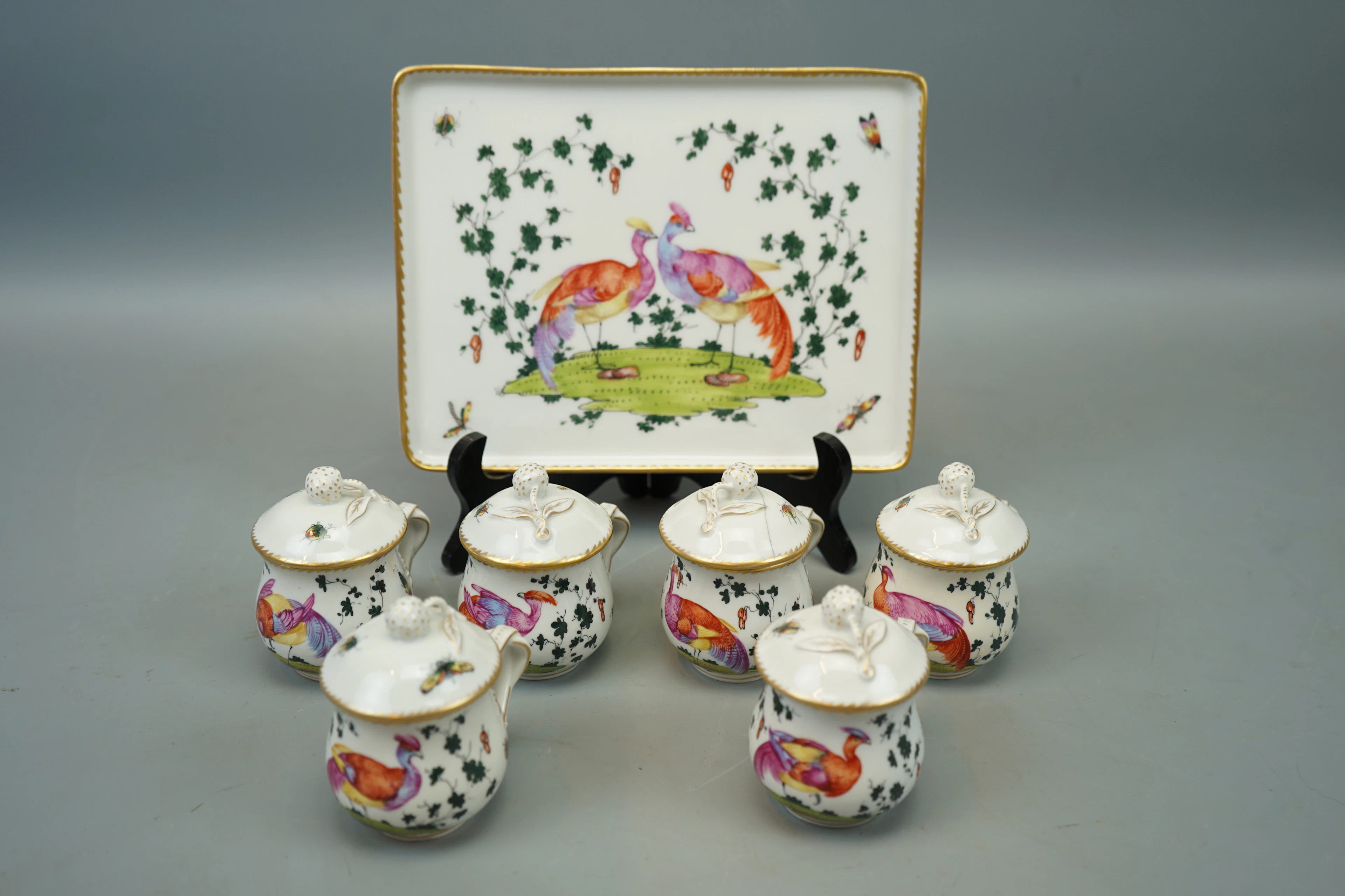 Tazas de crema con tapa y bandeja, 7 piezas, porcelana.