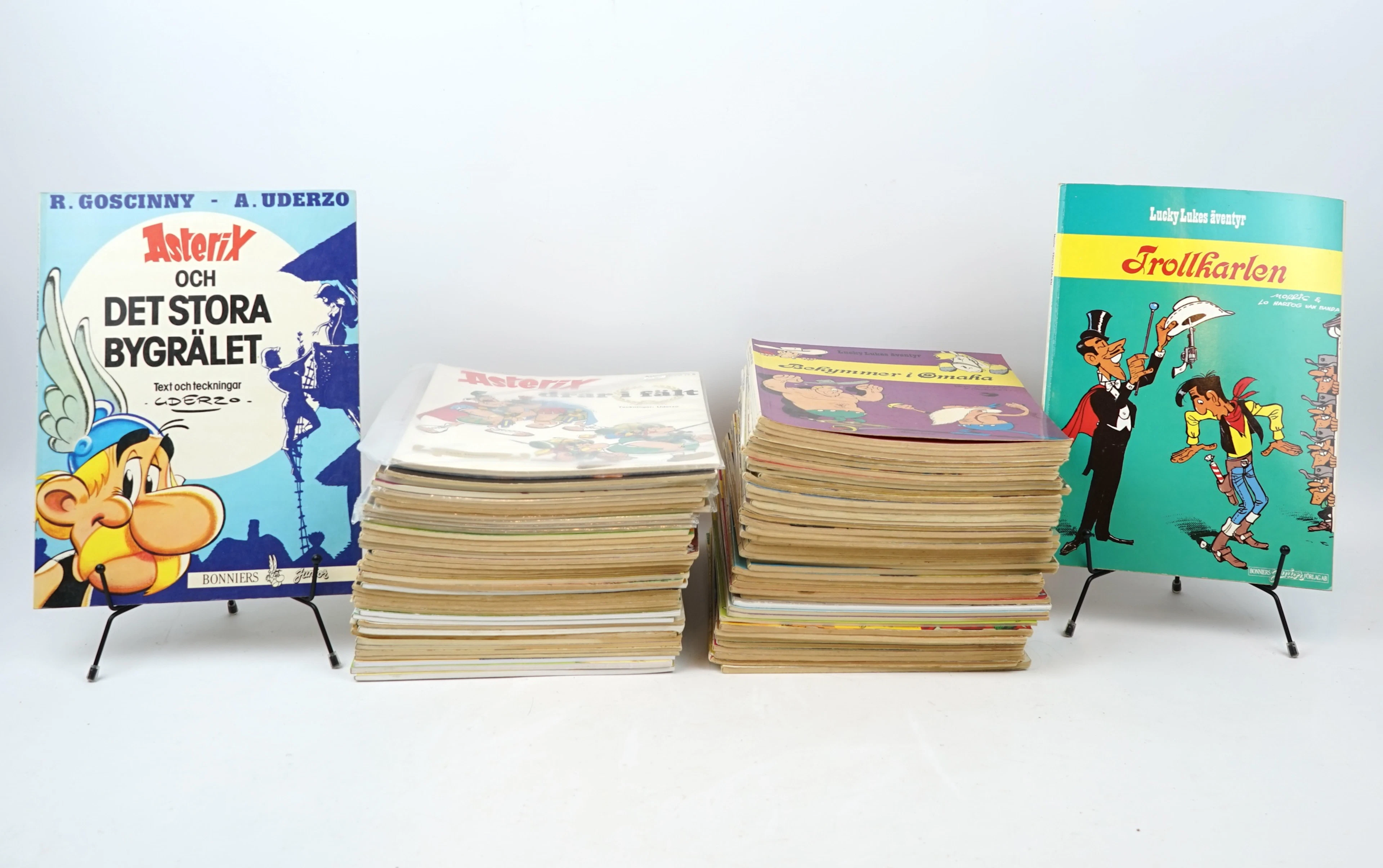 Albums de bandes dessinées, Astérix et Luc Chanceux de Tire, un lot.